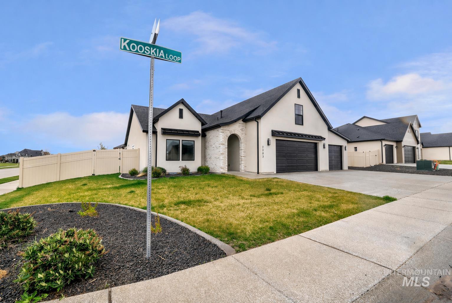 2203 Kooskia Loop, Twin Falls, Idaho 83301, 4 Bedrooms, 3 Bathrooms, Residential For Sale, Price $579,900,MLS 98983482