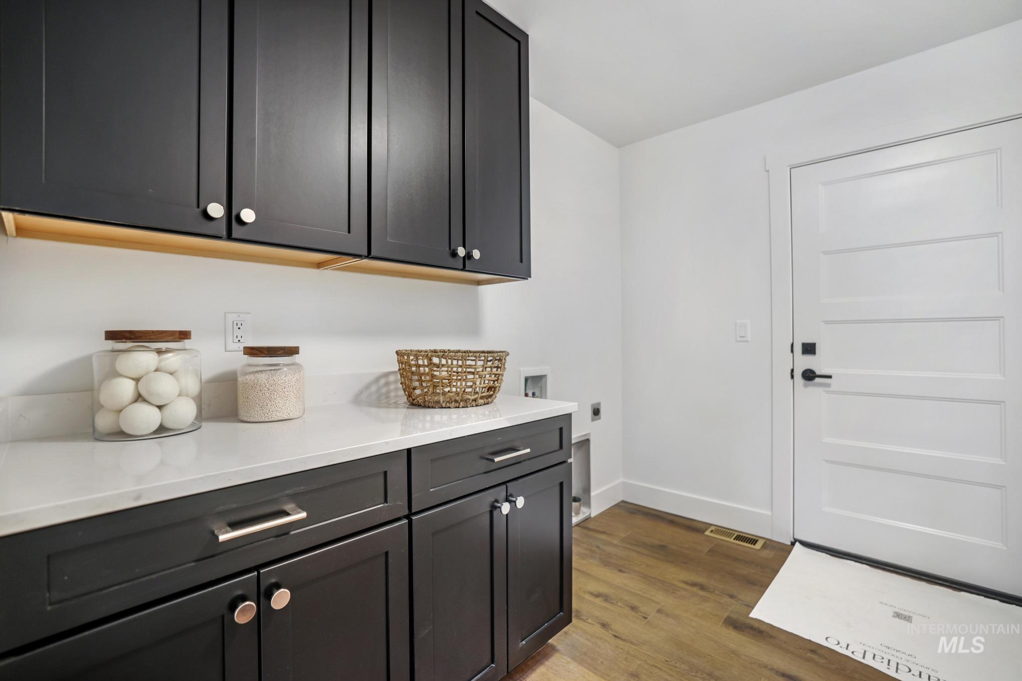 2203 Kooskia Loop, Twin Falls, Idaho 83301, 4 Bedrooms, 3 Bathrooms, Residential For Sale, Price $579,900,MLS 98983482