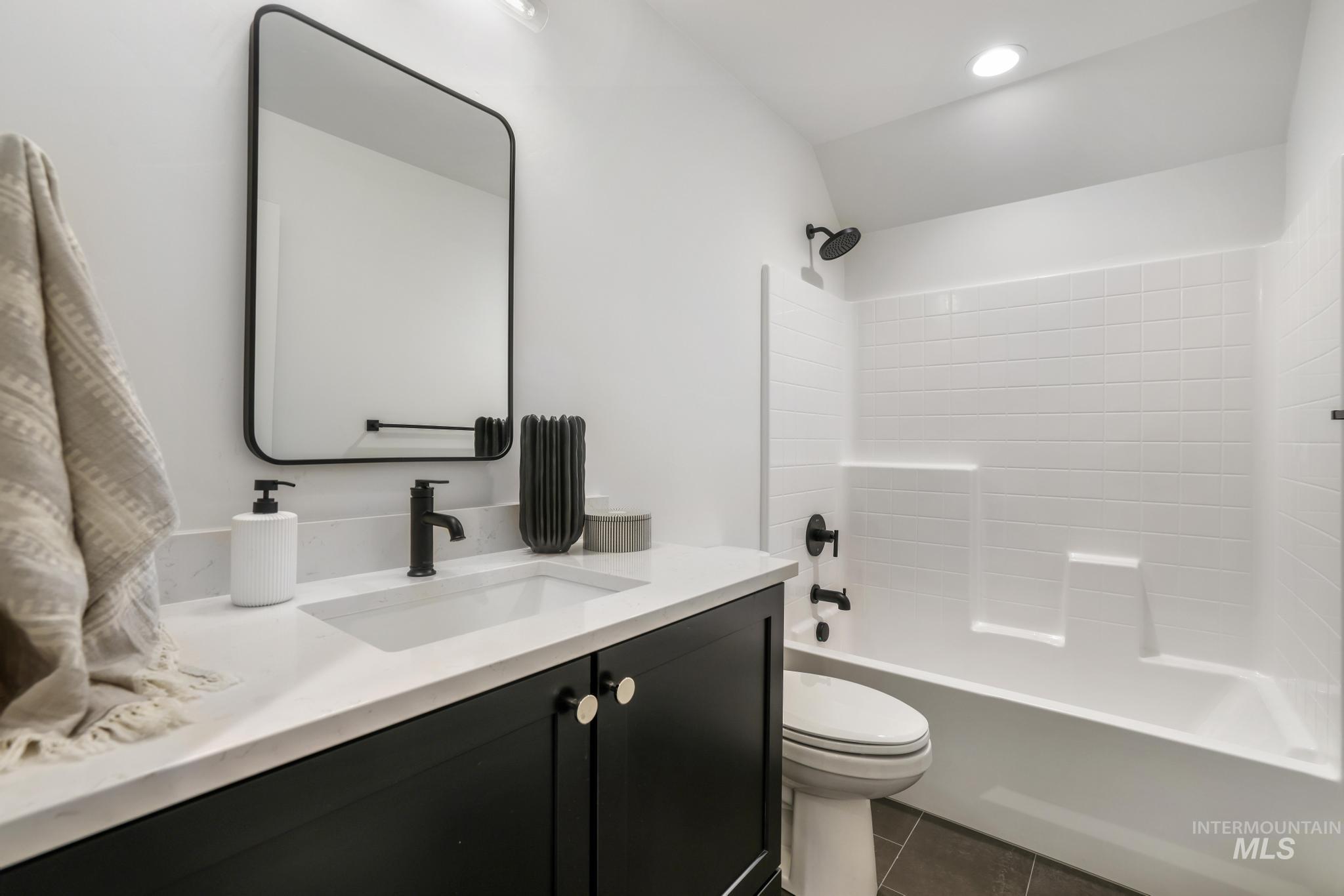 2203 Kooskia Loop, Twin Falls, Idaho 83301, 4 Bedrooms, 3 Bathrooms, Residential For Sale, Price $579,900,MLS 98983482