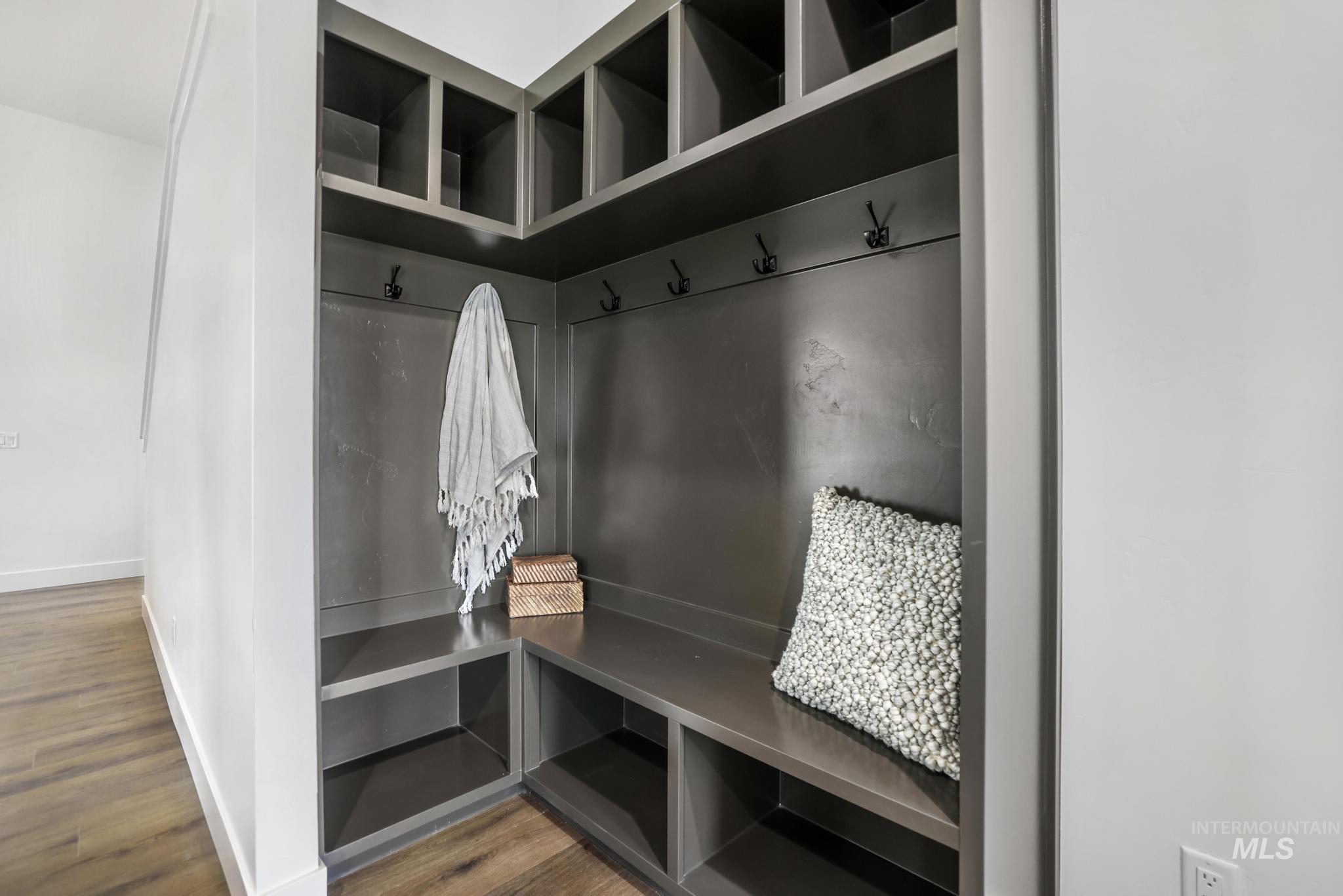 2203 Kooskia Loop, Twin Falls, Idaho 83301, 4 Bedrooms, 3 Bathrooms, Residential For Sale, Price $579,900,MLS 98983482