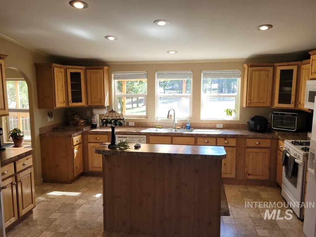 85 W Prospectors Drive, Cascade, Idaho 83611, 3 Bedrooms, 2 Bathrooms, Residential For Sale, Price $559,900,MLS 98983484