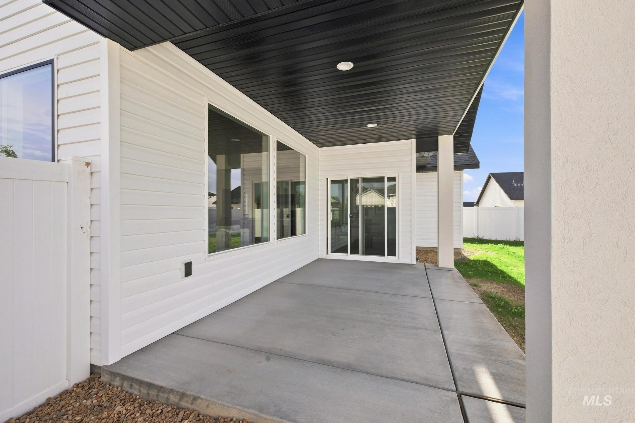 1243 Ira Burton, Twin Falls, Idaho 83301, 3 Bedrooms, 2.5 Bathrooms, Residential For Sale, Price $460,000,MLS 98983485