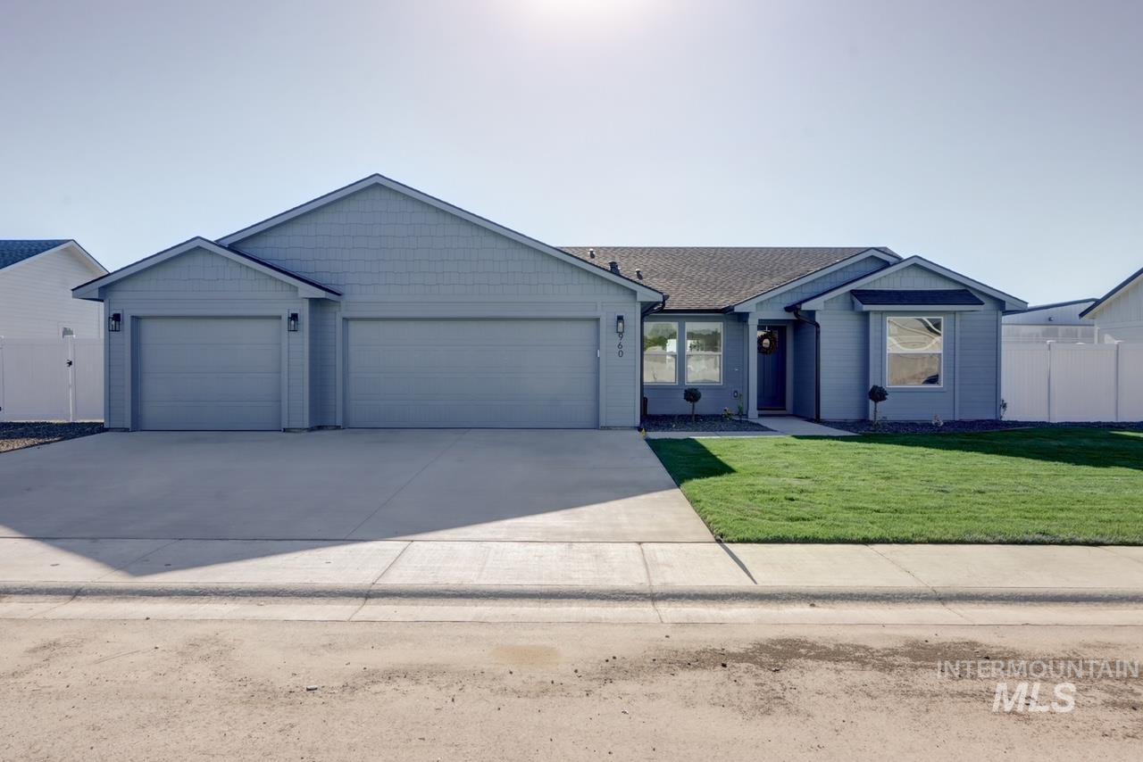 960 Campbell St, Vale, Oregon 97918, 4 Bedrooms, 2 Bathrooms, Residential For Sale, Price $349,900, 98983487