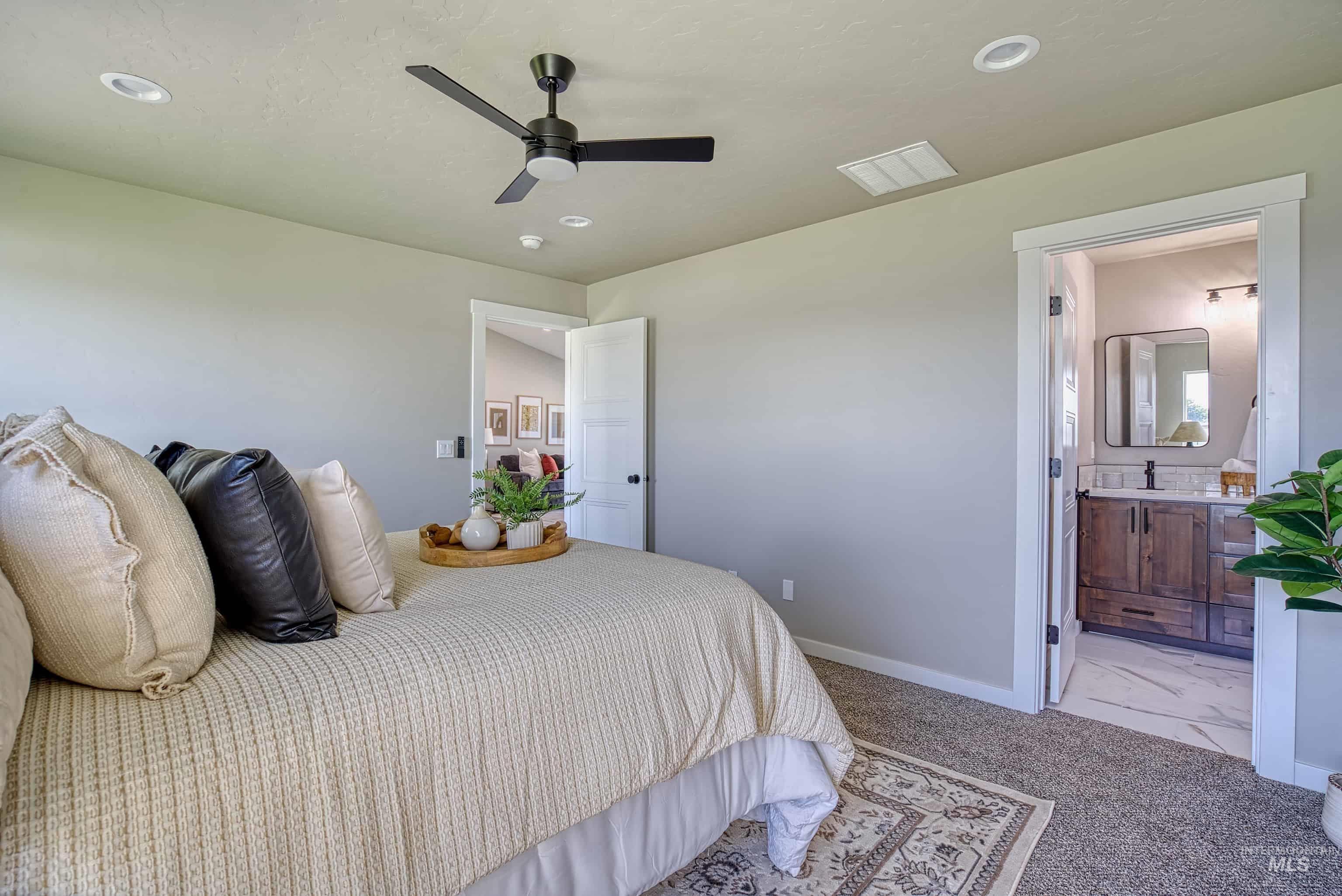 960 Campbell St, Vale, Oregon 97918, 4 Bedrooms, 2 Bathrooms, Residential For Sale, Price $349,900, 98983487