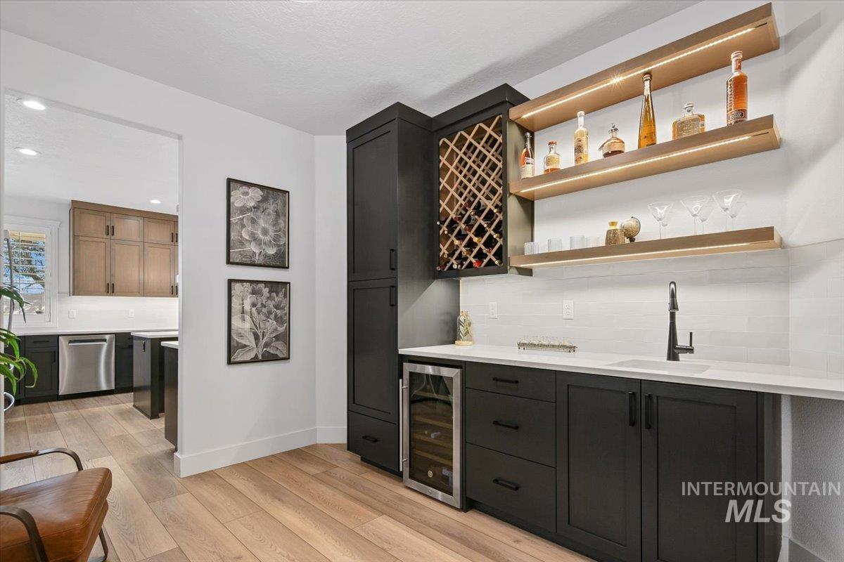 650 N Clearpoint Way, Eagle, Idaho 83616-7207, 5 Bedrooms, 3 Bathrooms, Residential For Sale, Price $950,000, 98983489