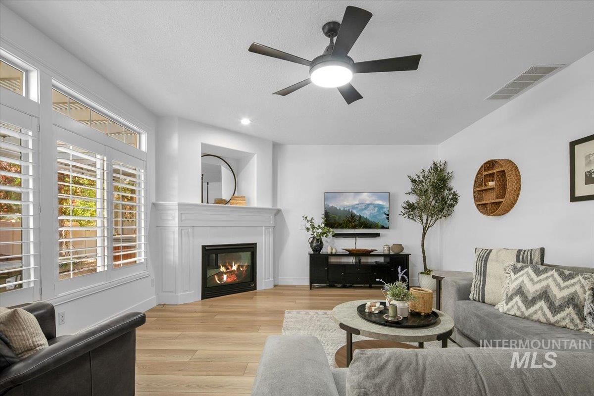 650 N Clearpoint Way, Eagle, Idaho 83616-7207, 5 Bedrooms, 3 Bathrooms, Residential For Sale, Price $950,000, 98983489