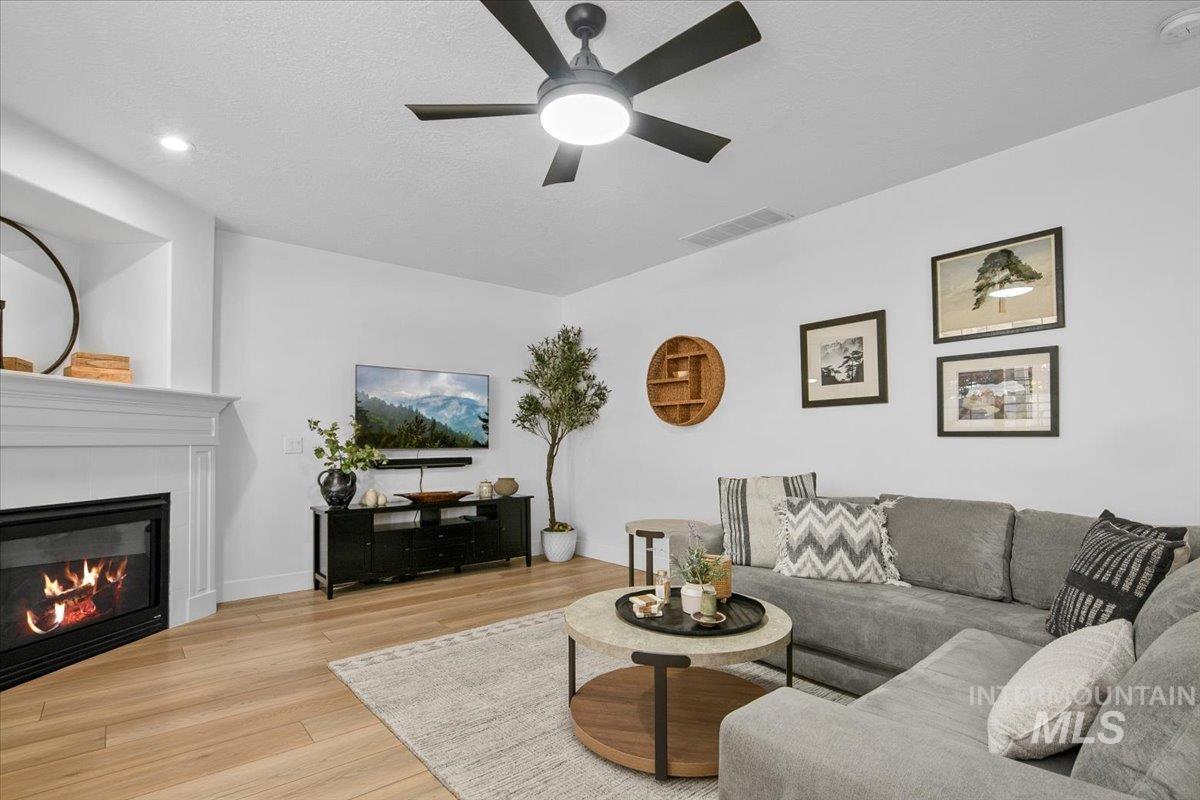 650 N Clearpoint Way, Eagle, Idaho 83616-7207, 5 Bedrooms, 3 Bathrooms, Residential For Sale, Price $950,000, 98983489