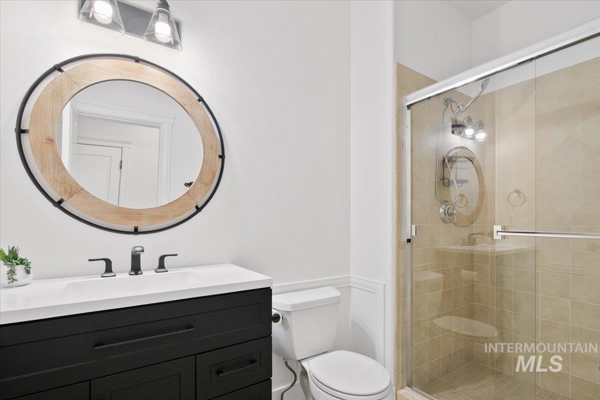 650 N Clearpoint Way, Eagle, Idaho 83616-7207, 5 Bedrooms, 3 Bathrooms, Residential For Sale, Price $950,000, 98983489