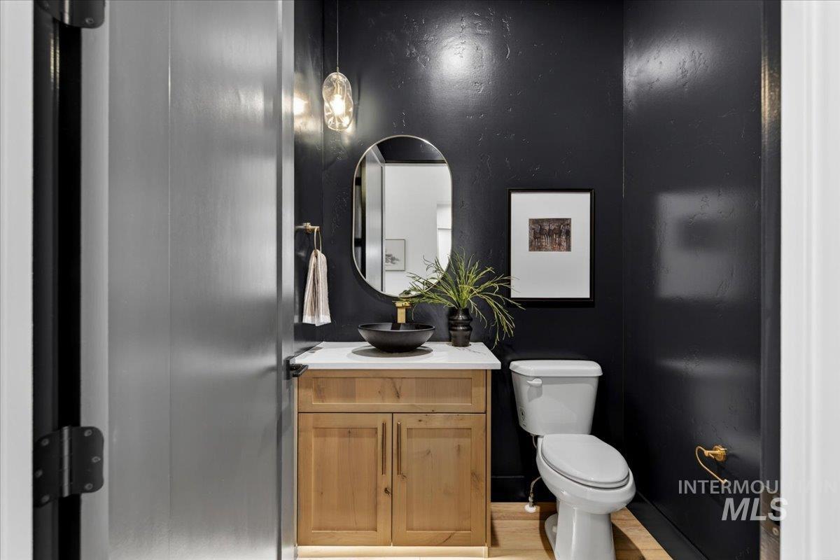 22625 Aura Vista Way, Caldwell, Idaho 83607, 4 Bedrooms, 3.5 Bathrooms, Residential For Sale, Price $1,175,000,MLS 98983490