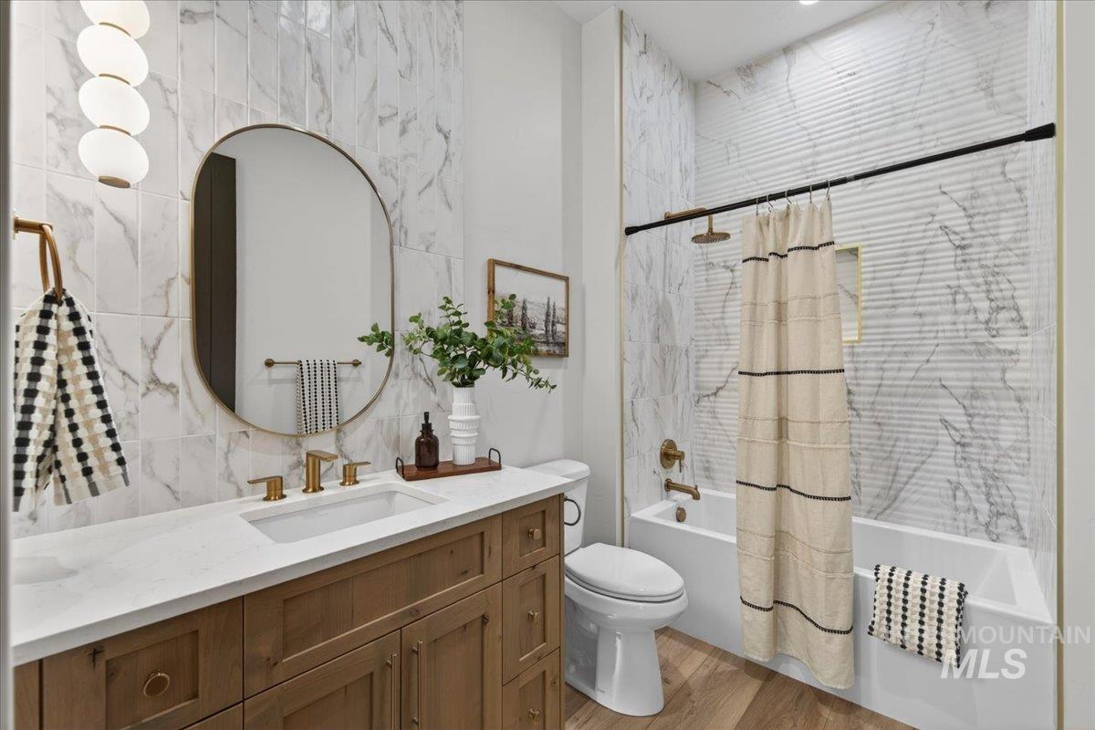 22625 Aura Vista Way, Caldwell, Idaho 83607, 4 Bedrooms, 3.5 Bathrooms, Residential For Sale, Price $1,175,000,MLS 98983490