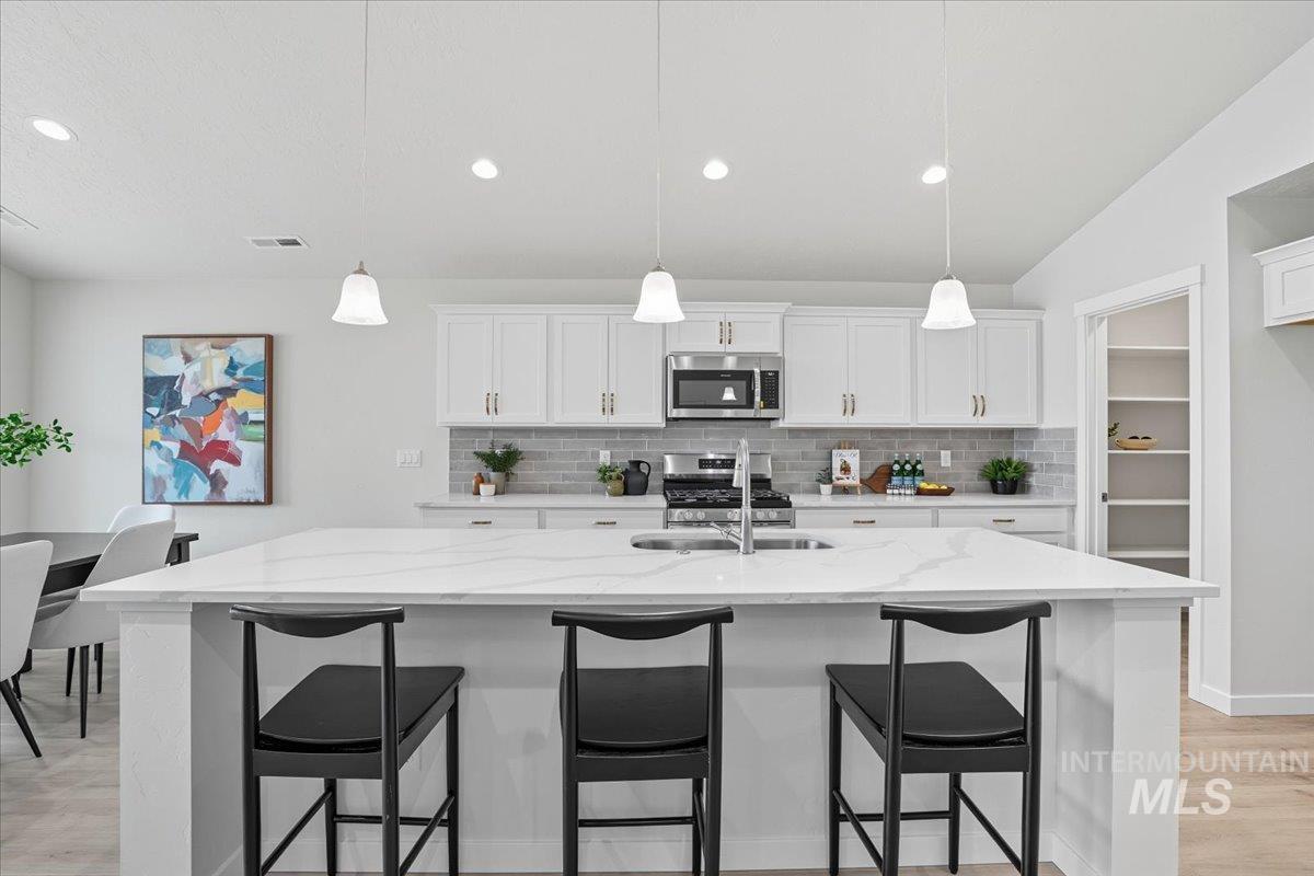 607 Dunmore Ave, Middleton, Idaho 83644, 3 Bedrooms, 2 Bathrooms, Residential For Sale, Price $461,990,MLS 98983491