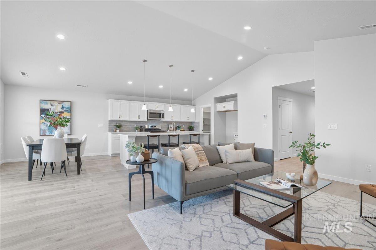 607 Dunmore Ave, Middleton, Idaho 83644, 3 Bedrooms, 2 Bathrooms, Residential For Sale, Price $461,990,MLS 98983491