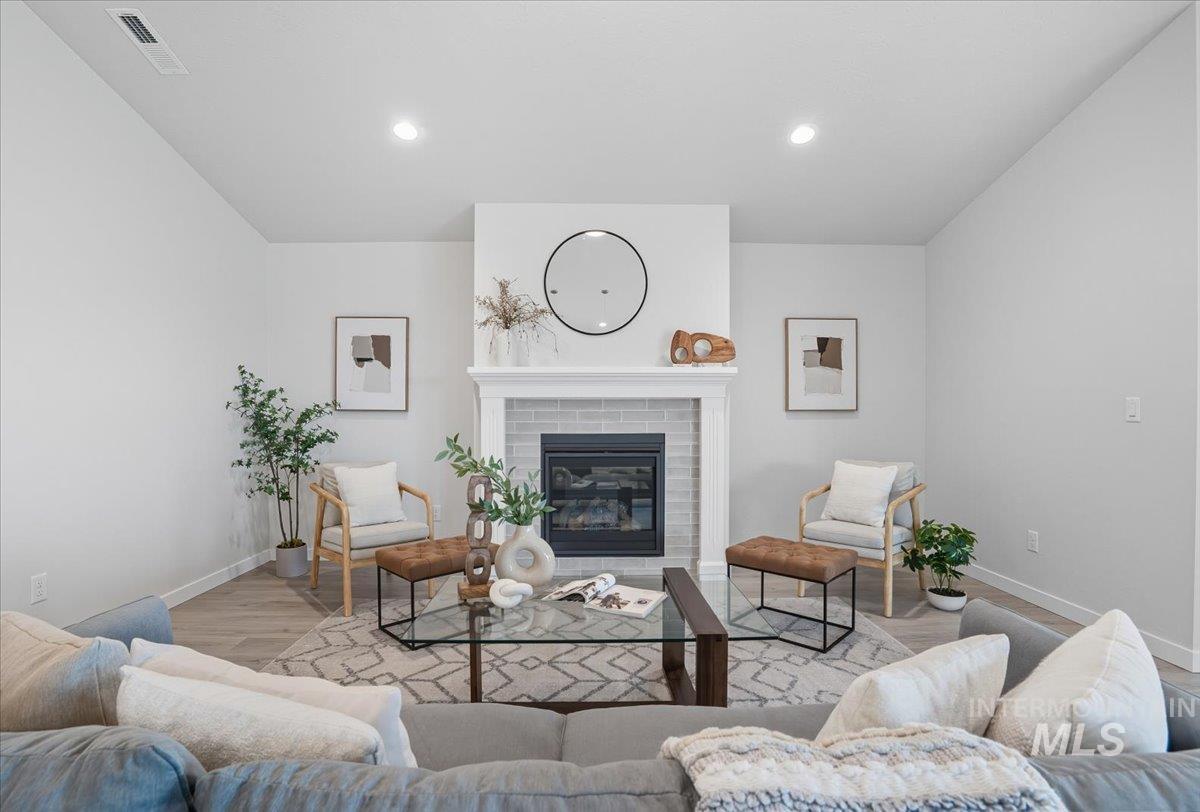 607 Dunmore Ave, Middleton, Idaho 83644, 3 Bedrooms, 2 Bathrooms, Residential For Sale, Price $461,990,MLS 98983491