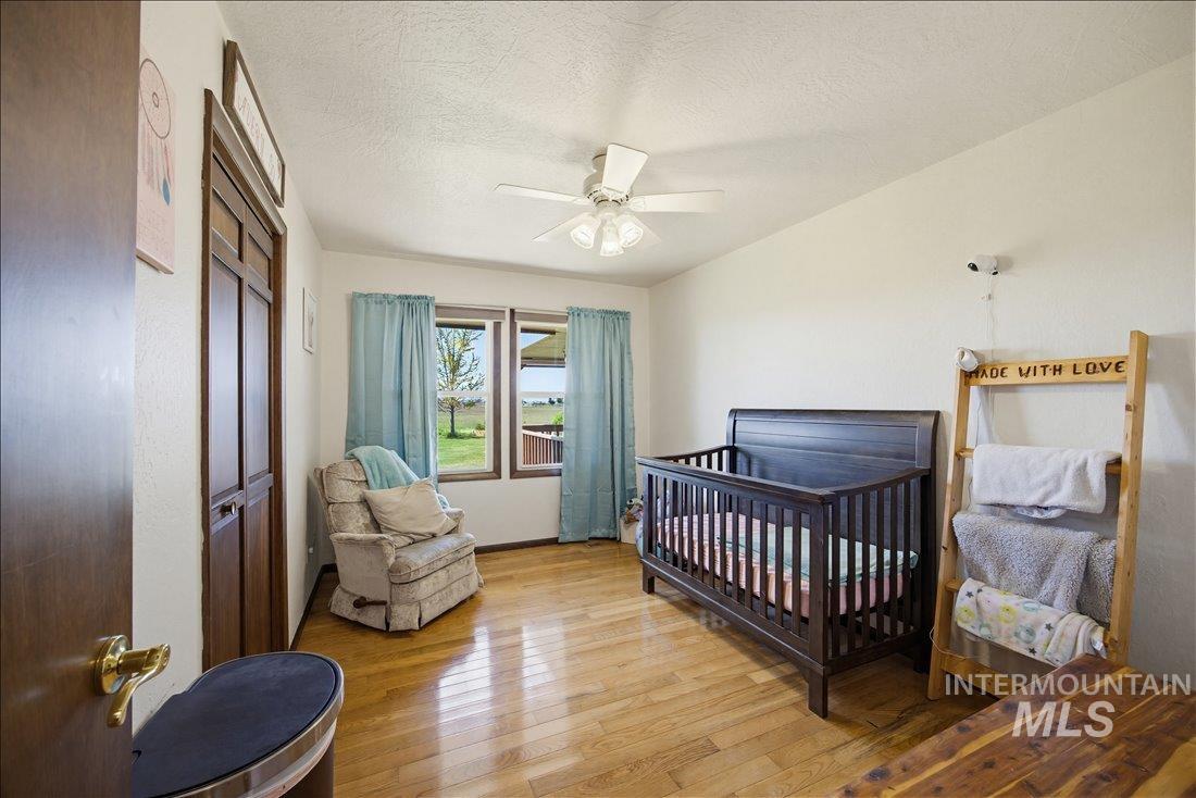 1901 S Ten Mile rd, Meridian, Idaho 83642, 6 Bedrooms, 3 Bathrooms, Residential For Sale, Price $975,000,MLS 98983492