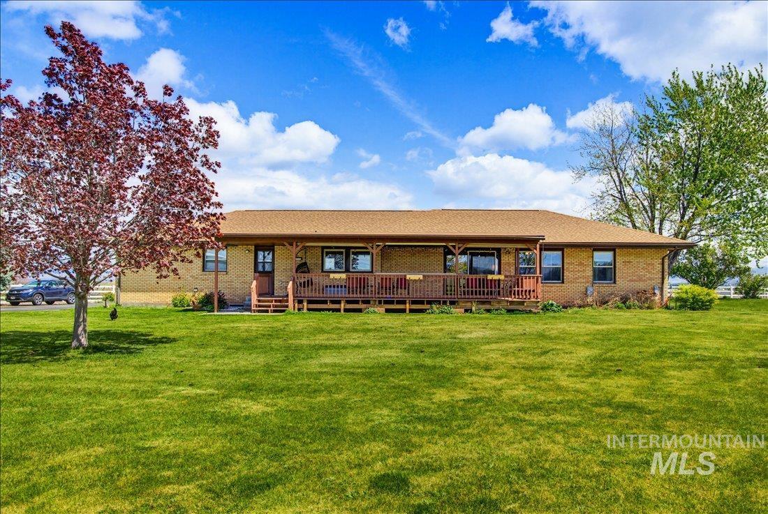 1901 S Ten Mile rd, Meridian, Idaho 83642, 6 Bedrooms, 3 Bathrooms, Residential For Sale, Price $975,000,MLS 98983492