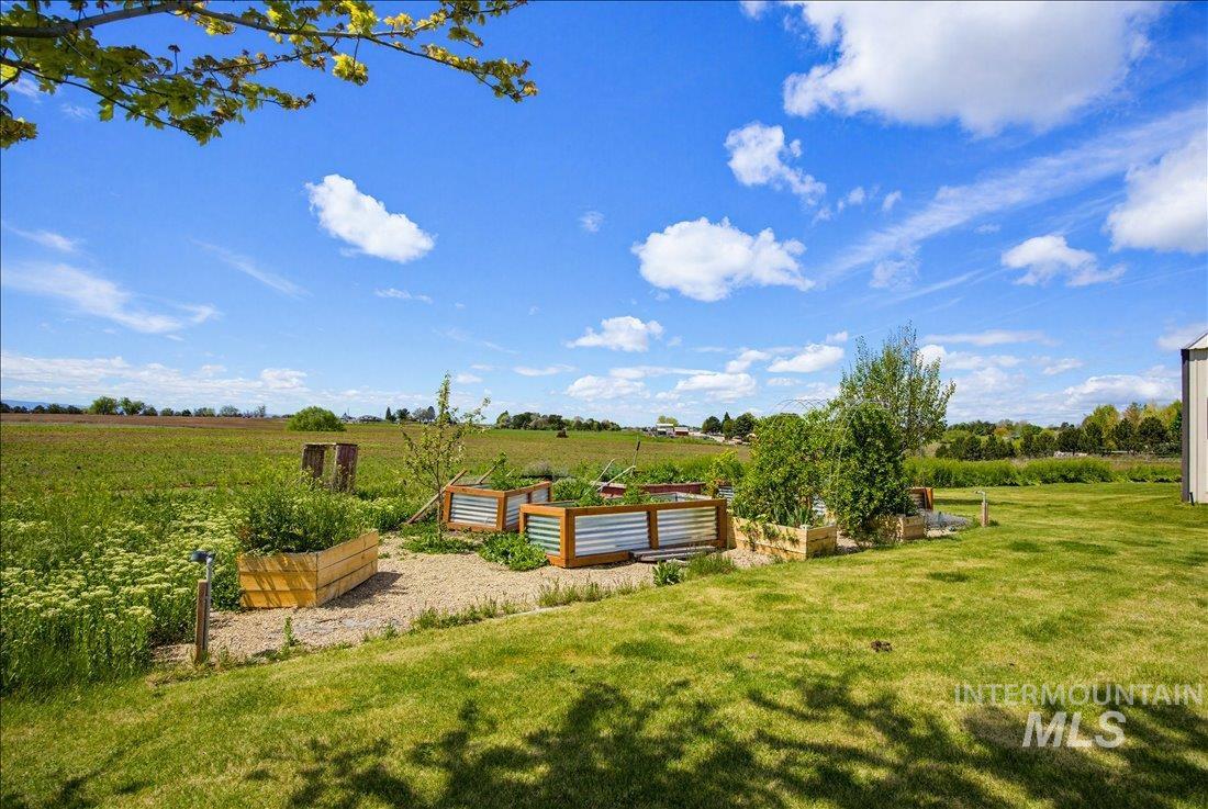 1901 S Ten Mile rd, Meridian, Idaho 83642, 6 Bedrooms, 3 Bathrooms, Residential For Sale, Price $975,000,MLS 98983492