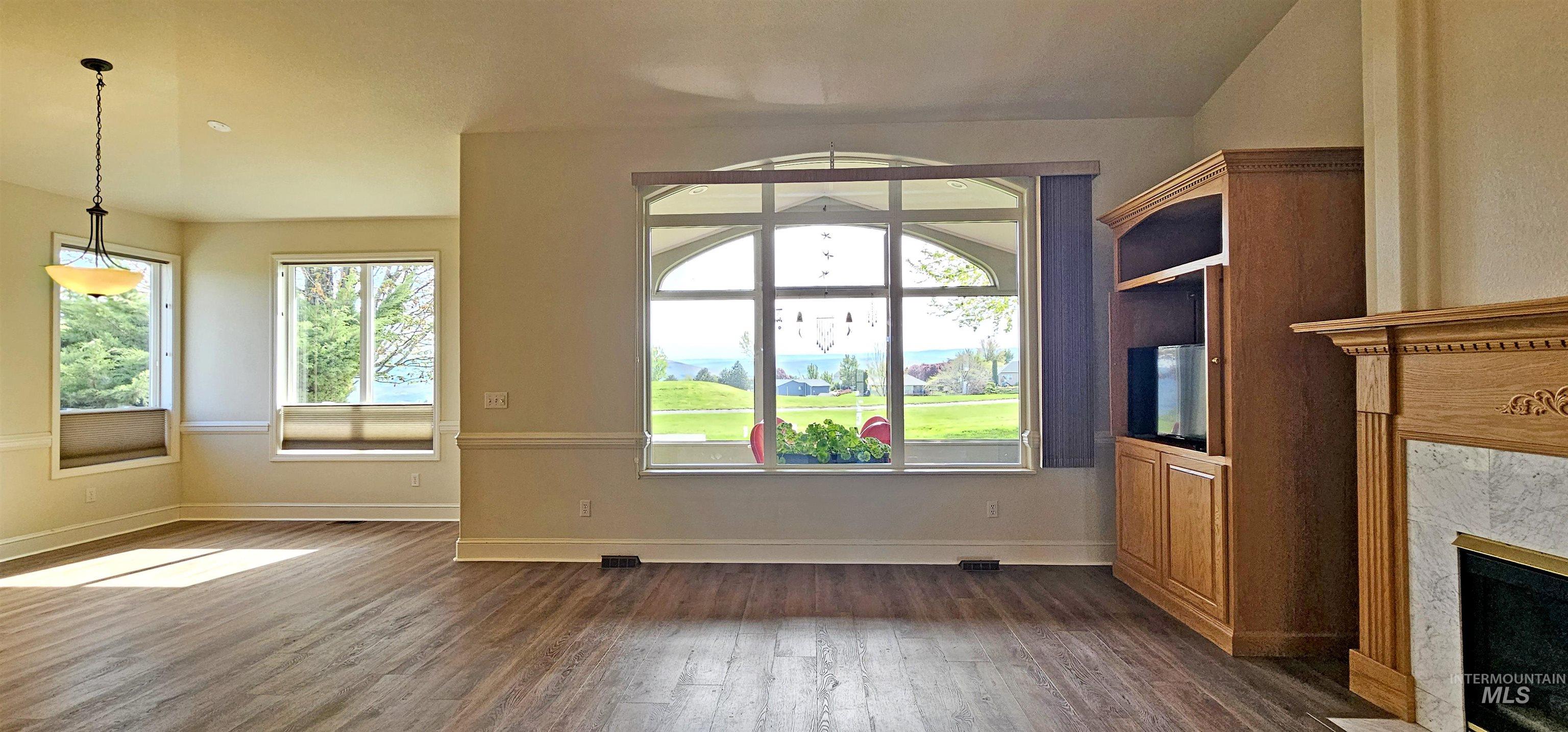 3775 Swallows Nest Court, Clarkston, Washington 99403, 2 Bedrooms, 2 Bathrooms, Residential For Sale, Price $435,000,MLS 98983494