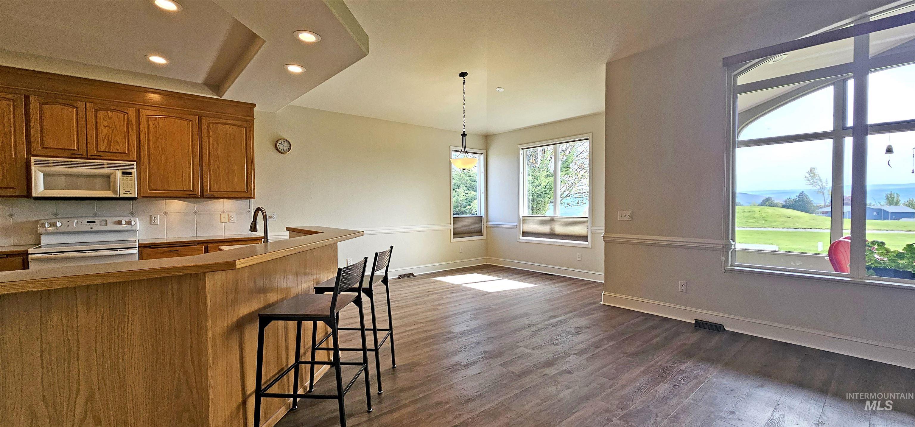 3775 Swallows Nest Court, Clarkston, Washington 99403, 2 Bedrooms, 2 Bathrooms, Residential For Sale, Price $435,000,MLS 98983494