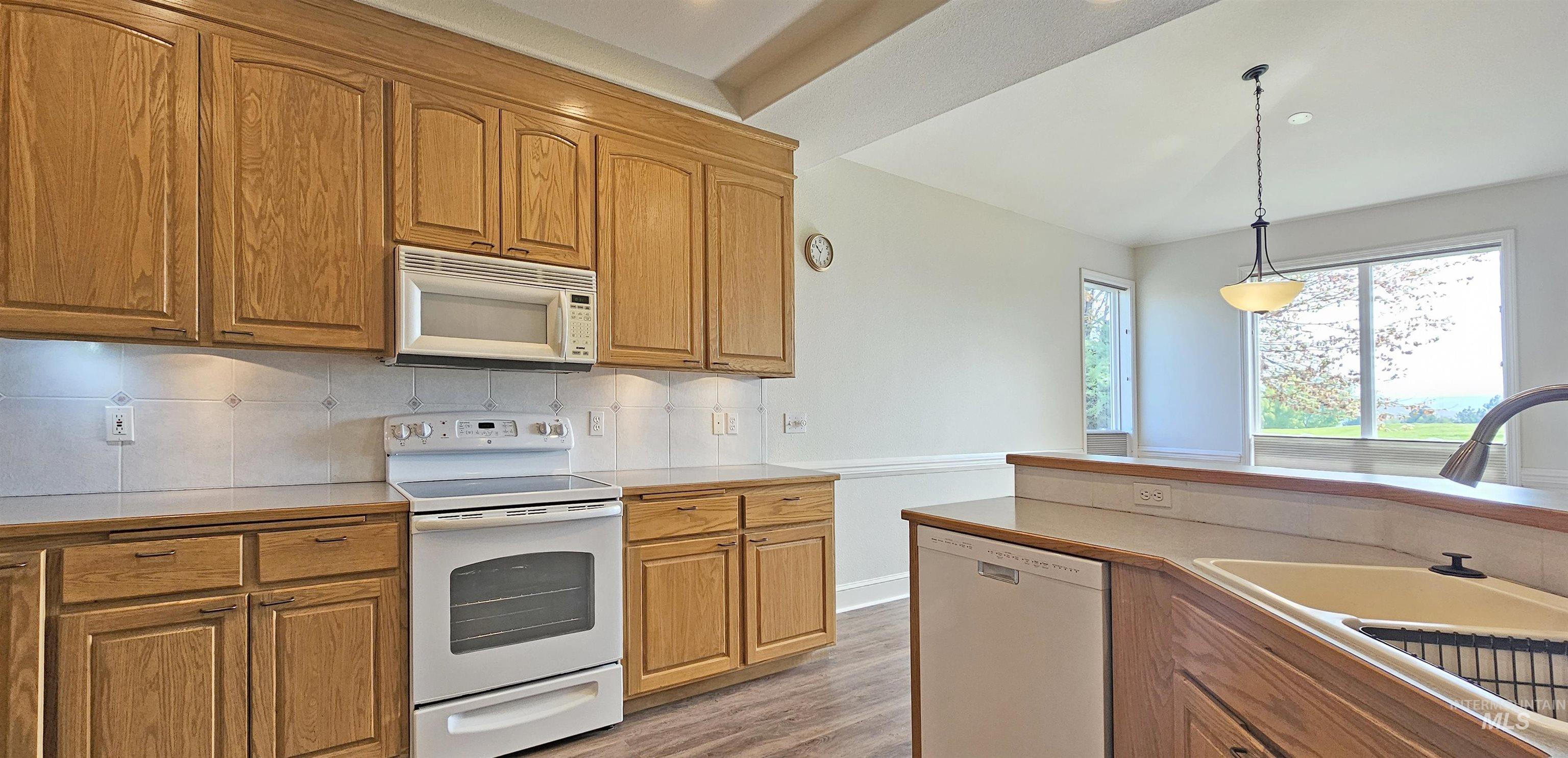 3775 Swallows Nest Court, Clarkston, Washington 99403, 2 Bedrooms, 2 Bathrooms, Residential For Sale, Price $435,000,MLS 98983494