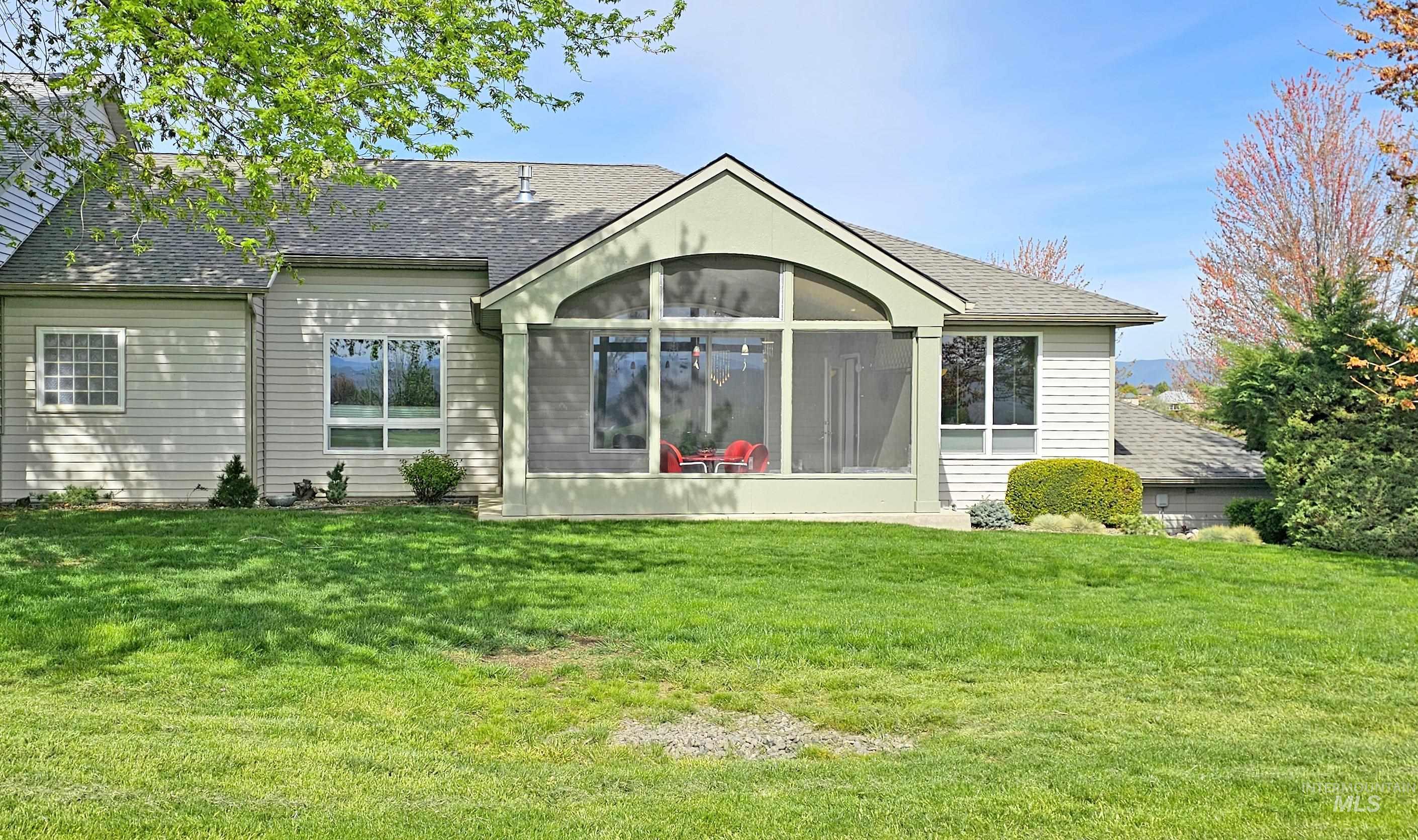 3775 Swallows Nest Court, Clarkston, Washington 99403, 2 Bedrooms, 2 Bathrooms, Residential For Sale, Price $435,000,MLS 98983494