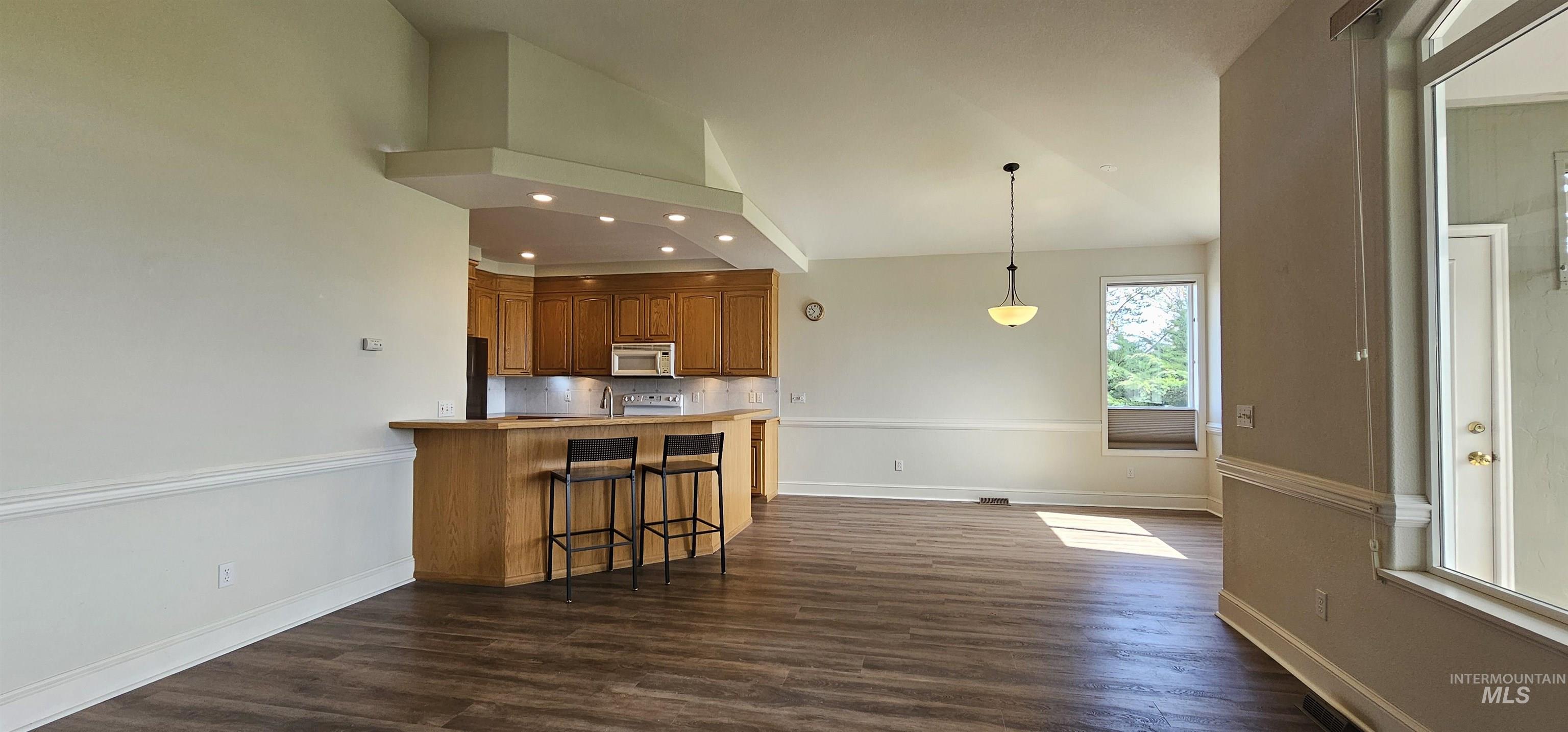 3775 Swallows Nest Court, Clarkston, Washington 99403, 2 Bedrooms, 2 Bathrooms, Residential For Sale, Price $435,000,MLS 98983494