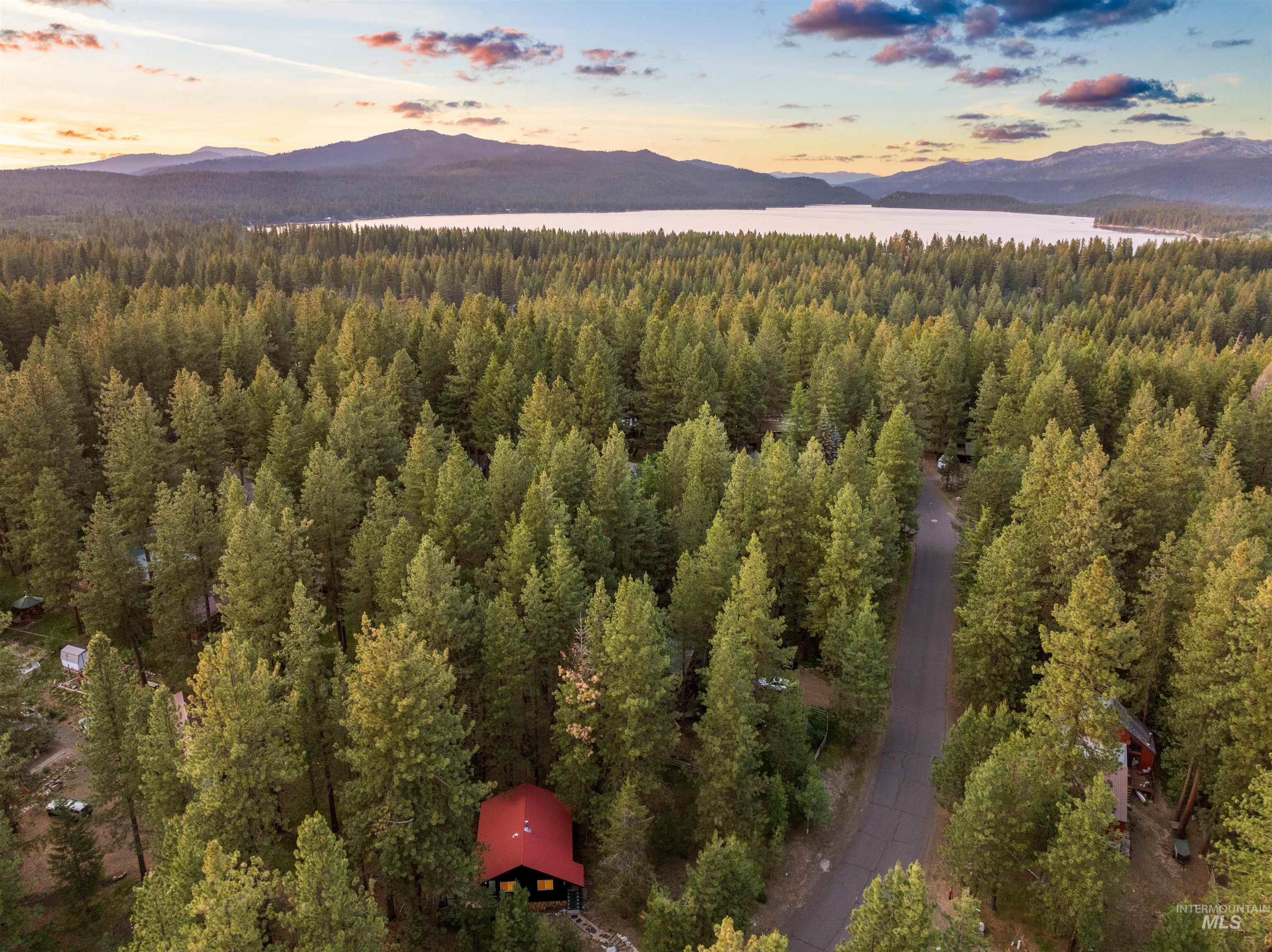 285 Rio Vista Blvd, McCall, Idaho 83638, 2 Bedrooms, 1 Bathroom, Residential For Sale, Price $600,000,MLS 98983495