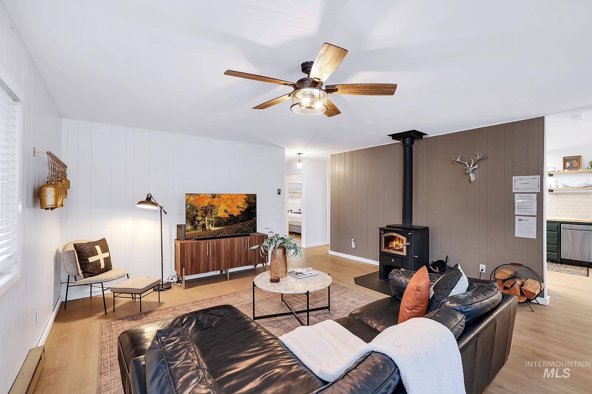 285 Rio Vista Blvd, McCall, Idaho 83638, 2 Bedrooms, 1 Bathroom, Residential For Sale, Price $600,000,MLS 98983495
