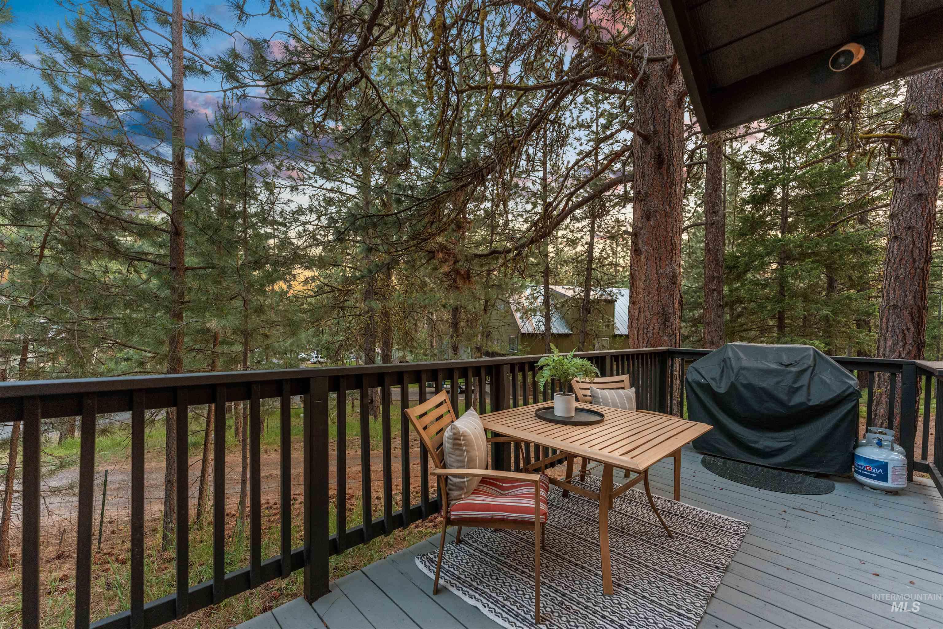 285 Rio Vista Blvd, McCall, Idaho 83638, 2 Bedrooms, 1 Bathroom, Residential For Sale, Price $600,000,MLS 98983495
