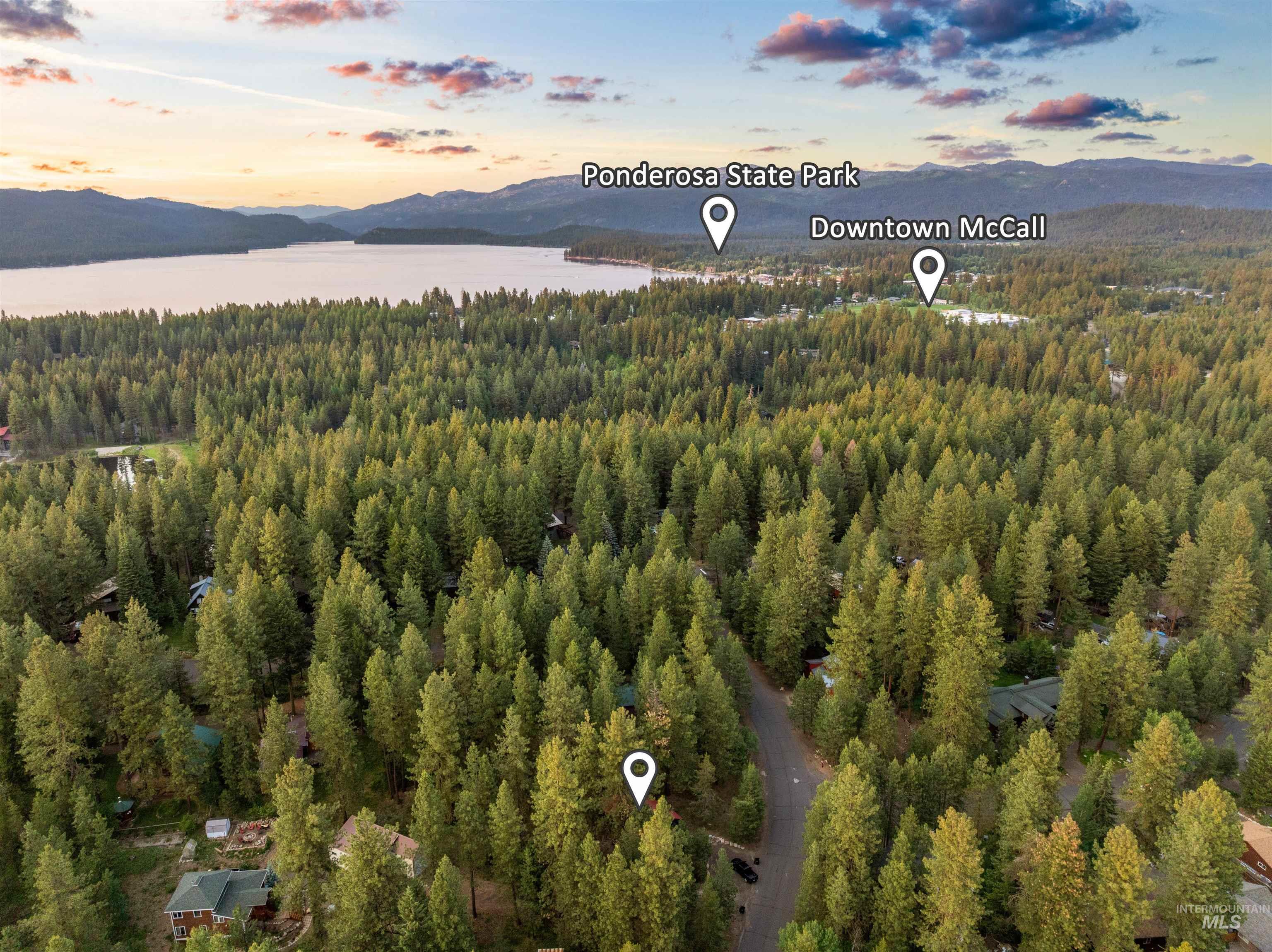 285 Rio Vista Blvd, McCall, Idaho 83638, 2 Bedrooms, 1 Bathroom, Residential For Sale, Price $600,000,MLS 98983495
