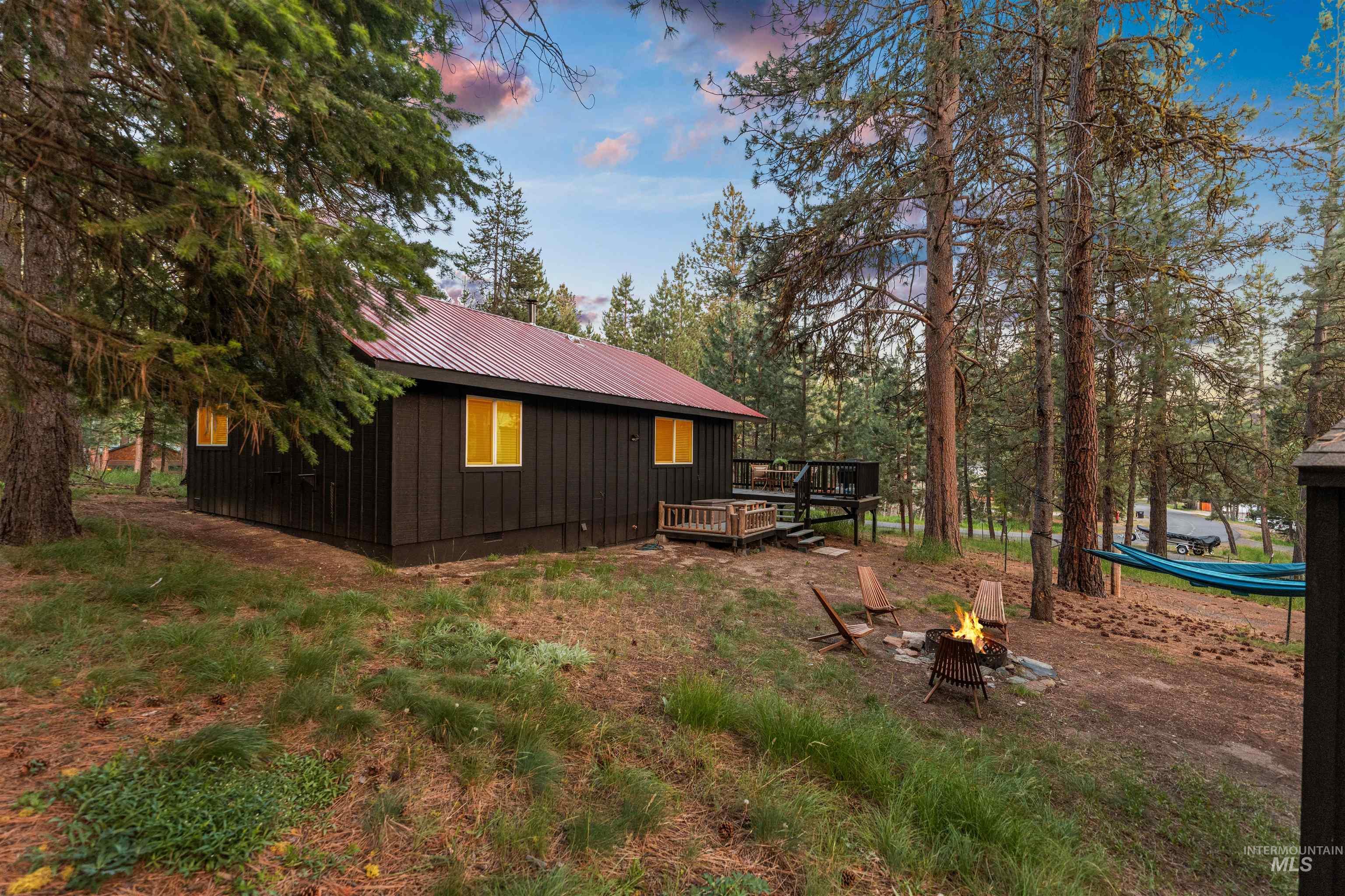 285 Rio Vista Blvd, McCall, Idaho 83638, 2 Bedrooms, 1 Bathroom, Residential For Sale, Price $600,000,MLS 98983495