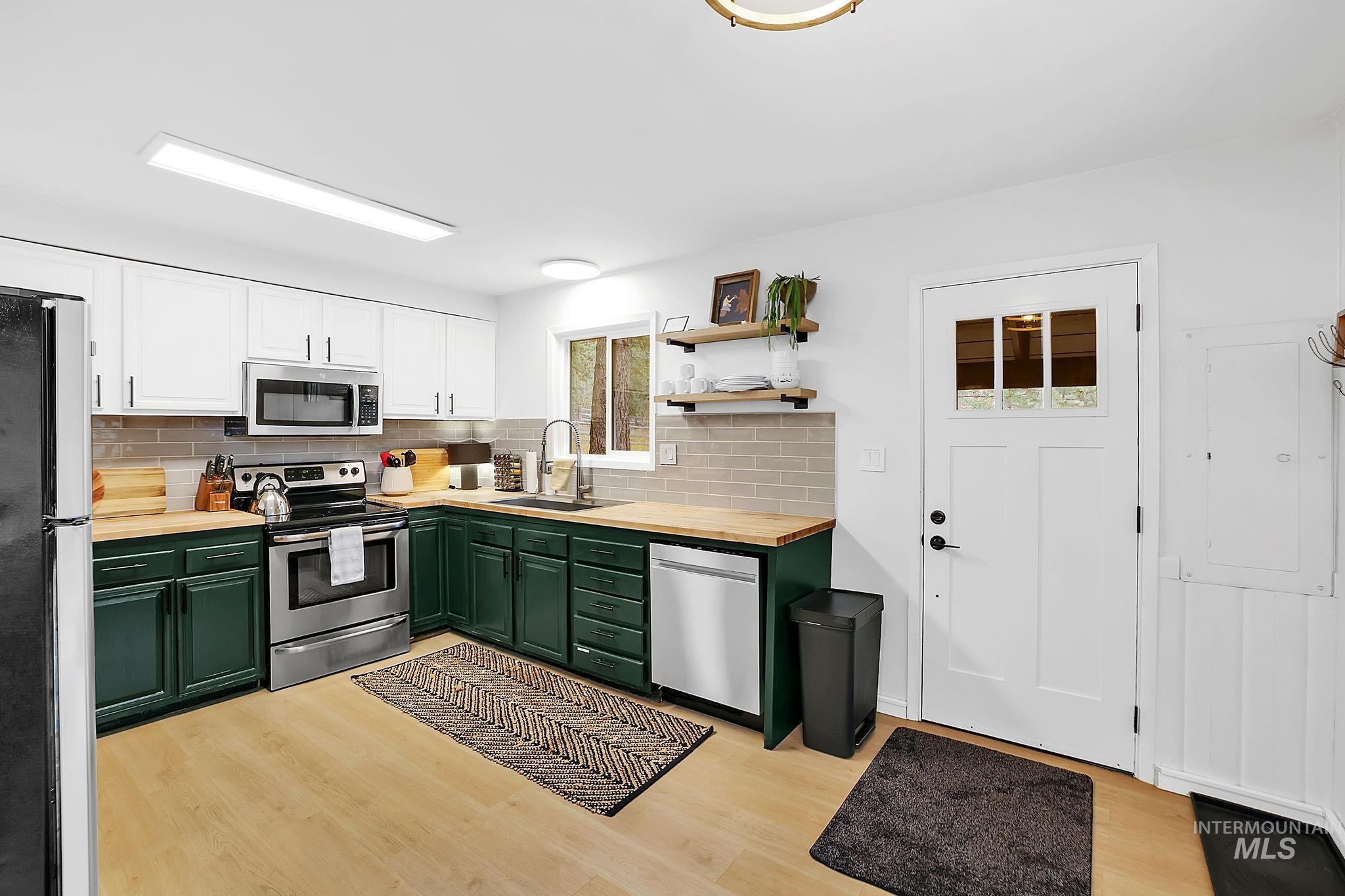 285 Rio Vista Blvd, McCall, Idaho 83638, 2 Bedrooms, 1 Bathroom, Residential For Sale, Price $600,000,MLS 98983495