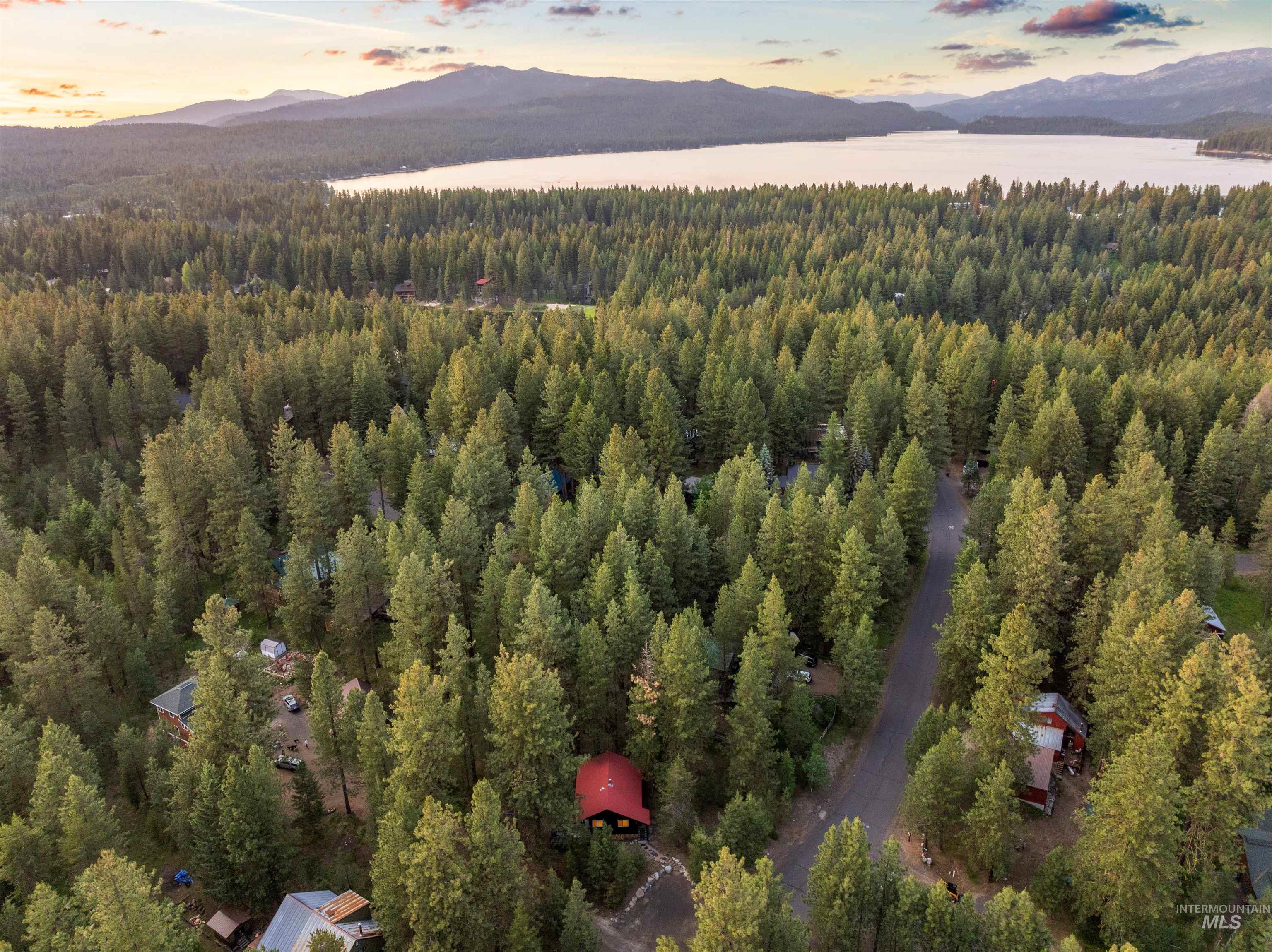 285 Rio Vista Blvd, McCall, Idaho 83638, 2 Bedrooms, 1 Bathroom, Residential For Sale, Price $600,000,MLS 98983495