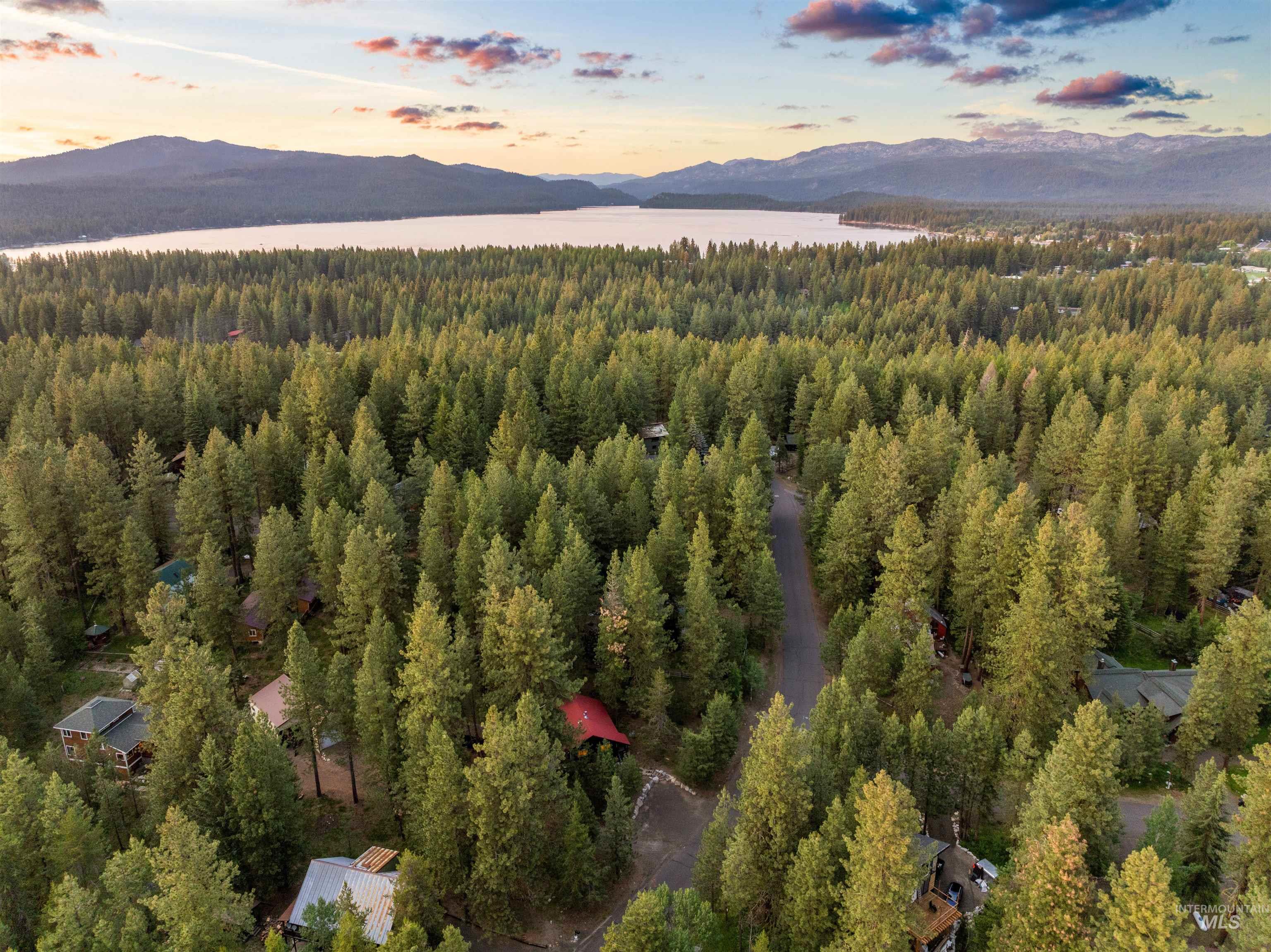 285 Rio Vista Blvd, McCall, Idaho 83638, 2 Bedrooms, 1 Bathroom, Residential For Sale, Price $600,000,MLS 98983495