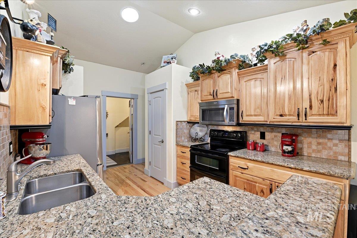 12451 W Murchison St, Boise, Idaho 83709, 3 Bedrooms, 2.5 Bathrooms, Residential For Sale, Price $599,900,MLS 98983496
