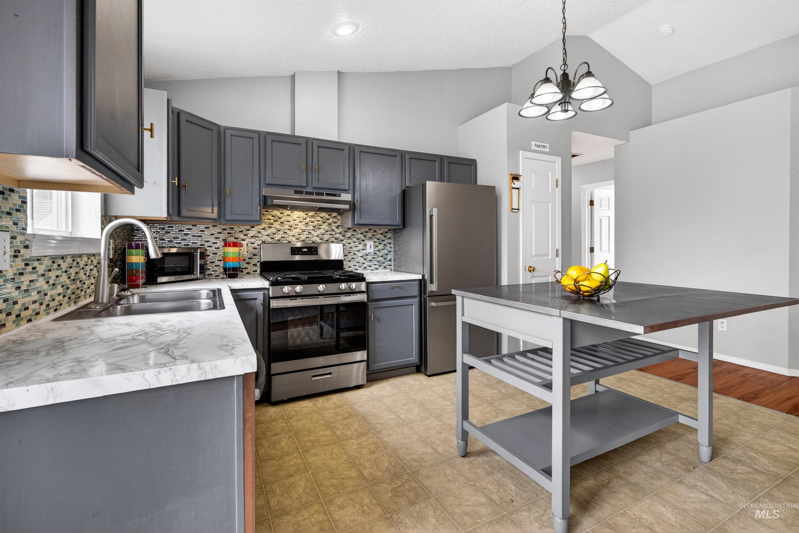 2600 Muskrat Ave, Nampa, Idaho 83687, 3 Bedrooms, 2 Bathrooms, Residential For Sale, Price $350,000, 98983499