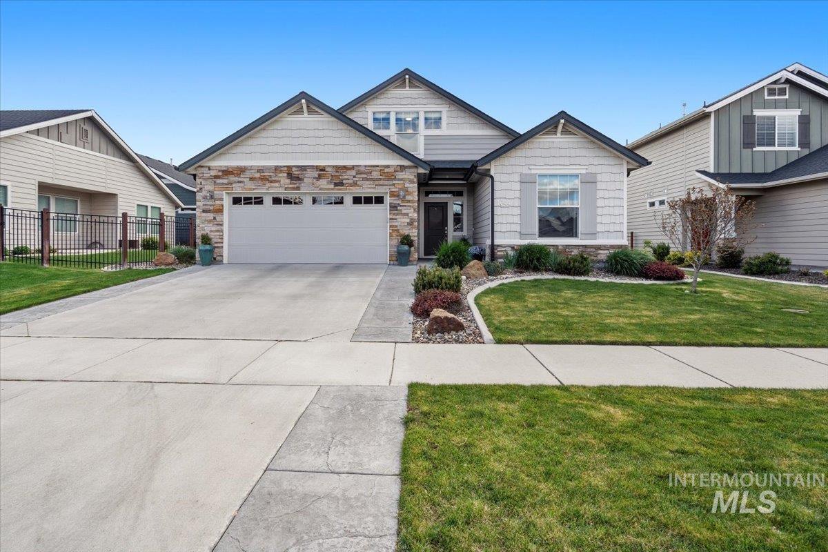 1044 N Synergy Ln, Eagle, Idaho 83616, 3 Bedrooms, 2 Bathrooms, Residential For Sale, Price $574,900,MLS 98983502