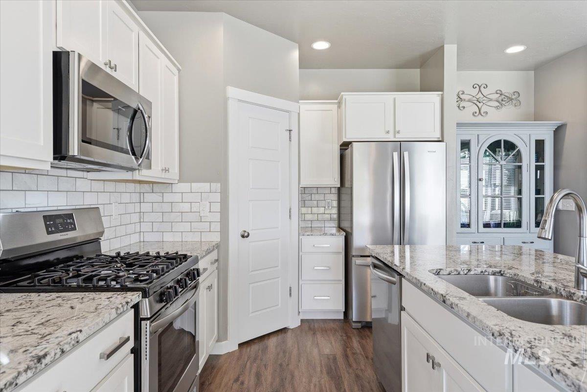 1044 N Synergy Ln, Eagle, Idaho 83616, 3 Bedrooms, 2 Bathrooms, Residential For Sale, Price $574,900,MLS 98983502