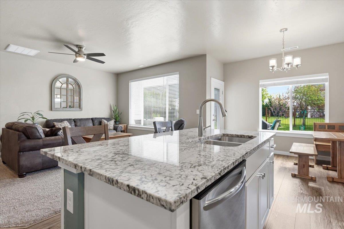 1044 N Synergy Ln, Eagle, Idaho 83616, 3 Bedrooms, 2 Bathrooms, Residential For Sale, Price $574,900,MLS 98983502