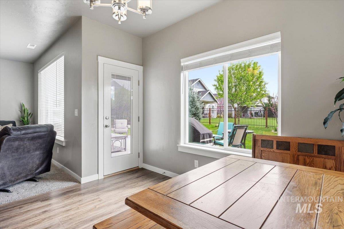 1044 N Synergy Ln, Eagle, Idaho 83616, 3 Bedrooms, 2 Bathrooms, Residential For Sale, Price $574,900,MLS 98983502