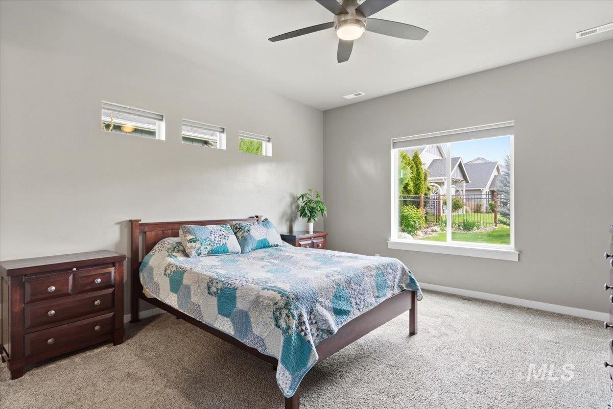 1044 N Synergy Ln, Eagle, Idaho 83616, 3 Bedrooms, 2 Bathrooms, Residential For Sale, Price $574,900,MLS 98983502