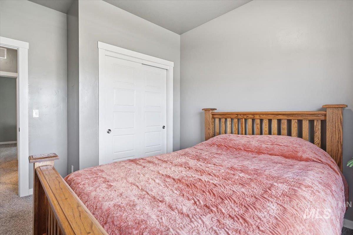 1044 N Synergy Ln, Eagle, Idaho 83616, 3 Bedrooms, 2 Bathrooms, Residential For Sale, Price $574,900,MLS 98983502