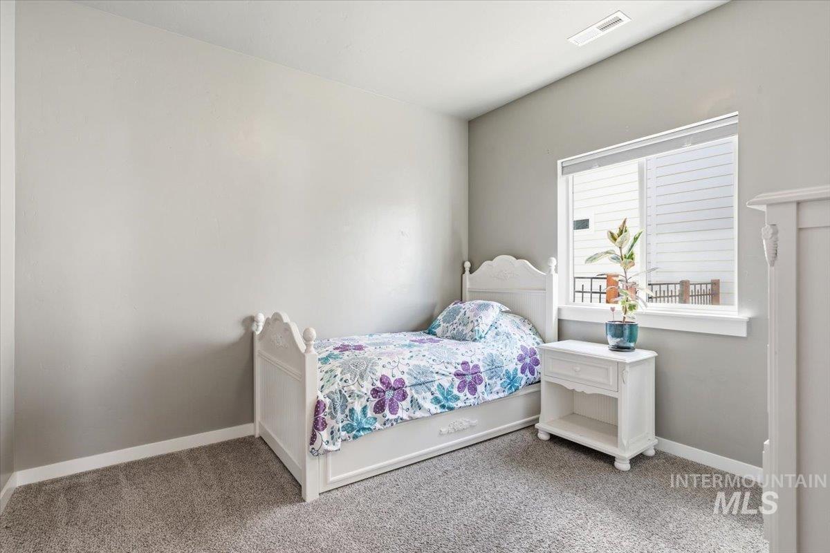 1044 N Synergy Ln, Eagle, Idaho 83616, 3 Bedrooms, 2 Bathrooms, Residential For Sale, Price $574,900,MLS 98983502