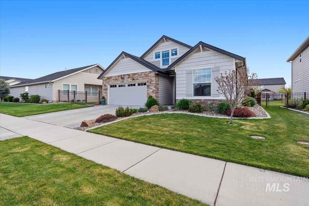 1044 N Synergy Ln, Eagle, Idaho 83616, 3 Bedrooms, 2 Bathrooms, Residential For Sale, Price $574,900,MLS 98983502