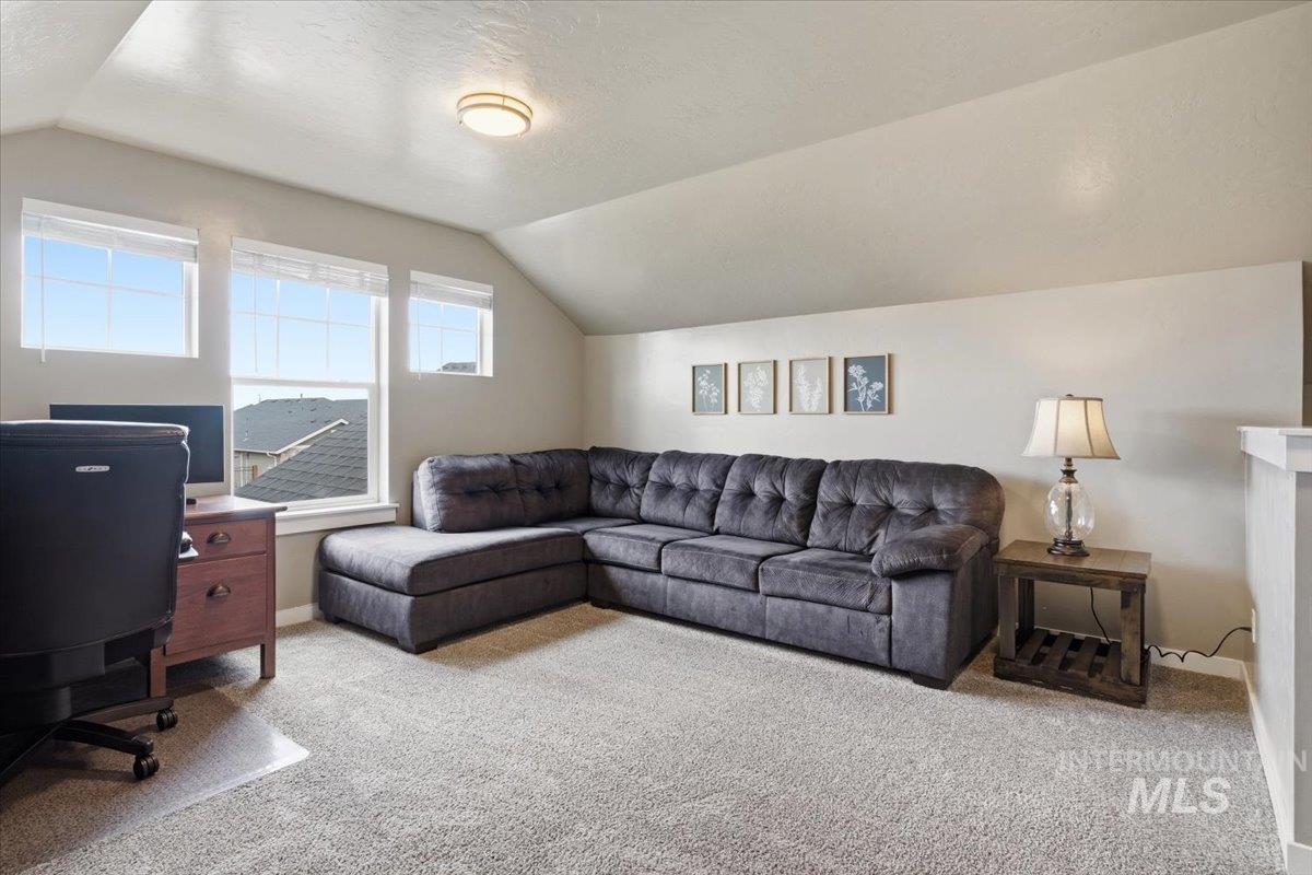 1044 N Synergy Ln, Eagle, Idaho 83616, 3 Bedrooms, 2 Bathrooms, Residential For Sale, Price $574,900,MLS 98983502