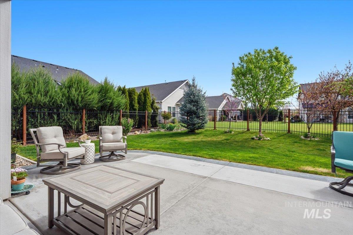 1044 N Synergy Ln, Eagle, Idaho 83616, 3 Bedrooms, 2 Bathrooms, Residential For Sale, Price $574,900,MLS 98983502