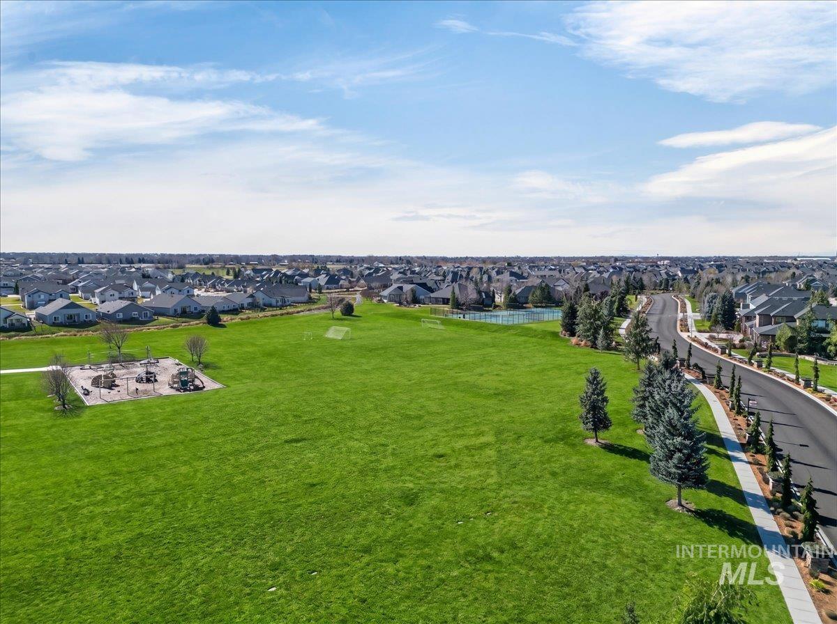 1044 N Synergy Ln, Eagle, Idaho 83616, 3 Bedrooms, 2 Bathrooms, Residential For Sale, Price $574,900,MLS 98983502