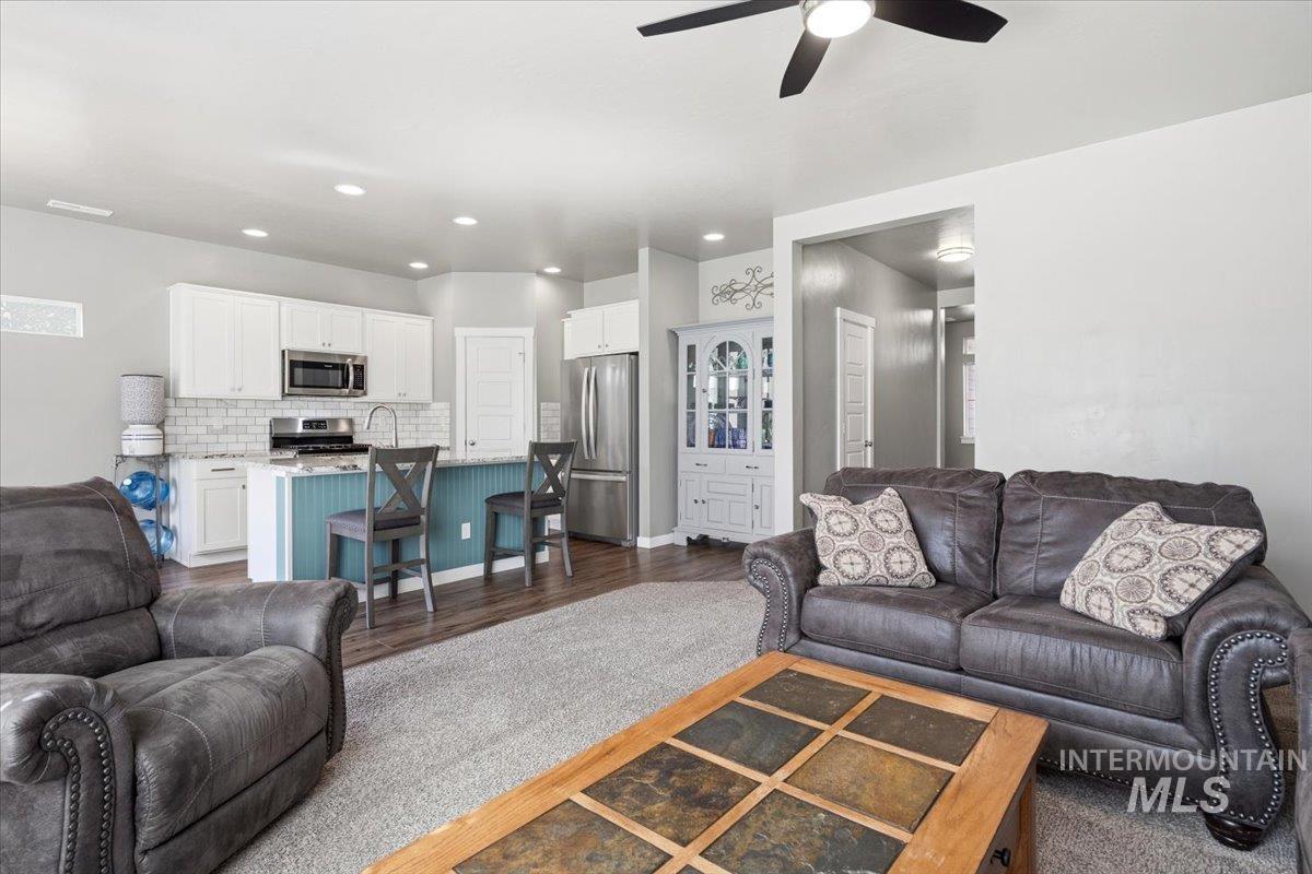 1044 N Synergy Ln, Eagle, Idaho 83616, 3 Bedrooms, 2 Bathrooms, Residential For Sale, Price $574,900,MLS 98983502