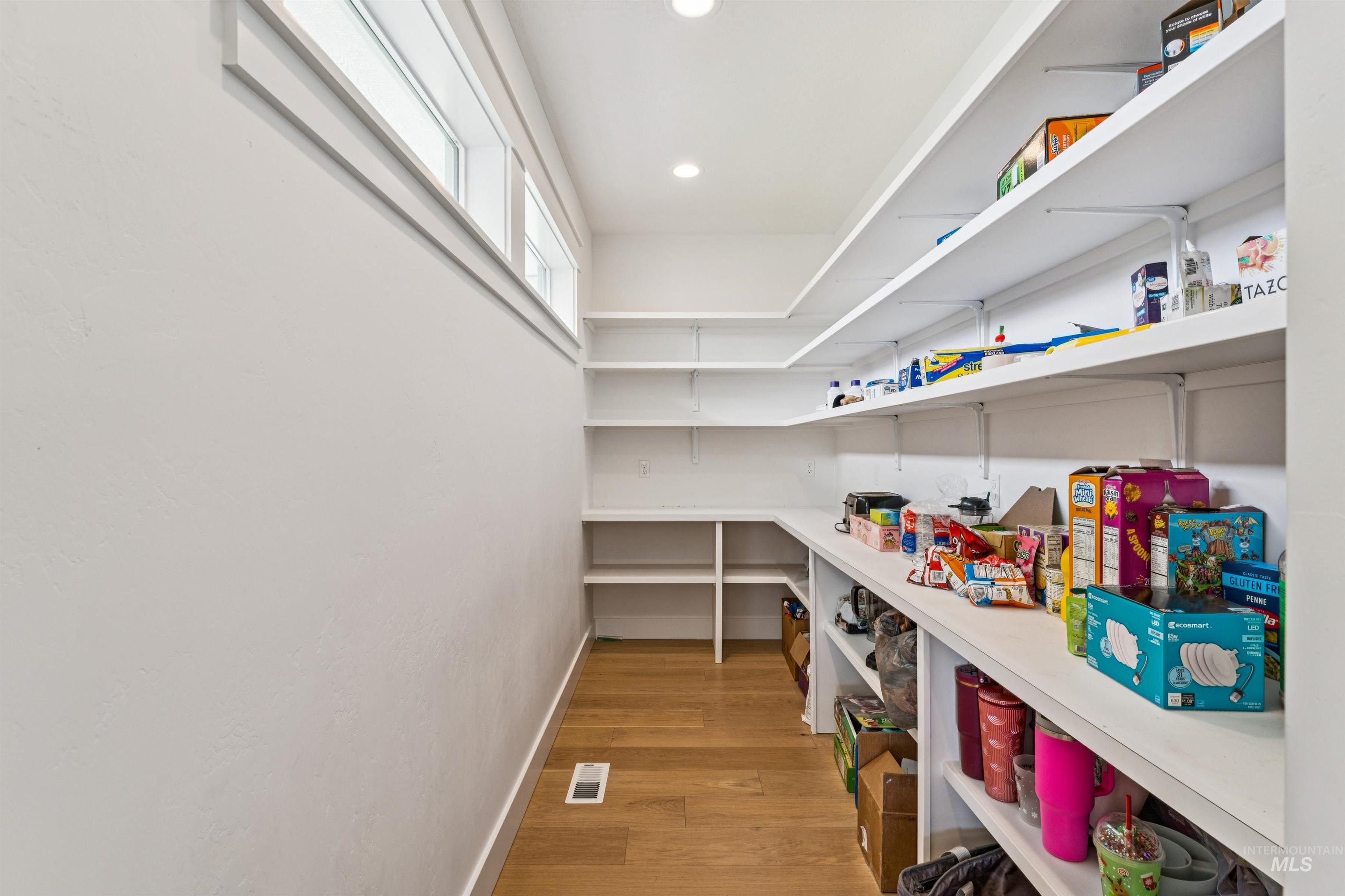 971 E Viedma St, Kuna, Idaho 83634, 5 Bedrooms, 2.5 Bathrooms, Residential For Sale, Price $739,990,MLS 98983503