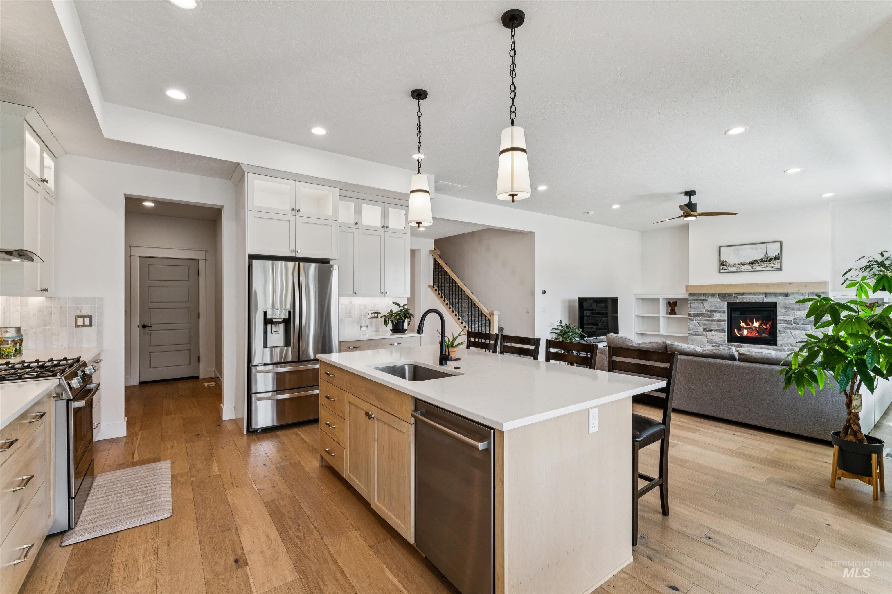 971 E Viedma St, Kuna, Idaho 83634, 5 Bedrooms, 2.5 Bathrooms, Residential For Sale, Price $739,990,MLS 98983503