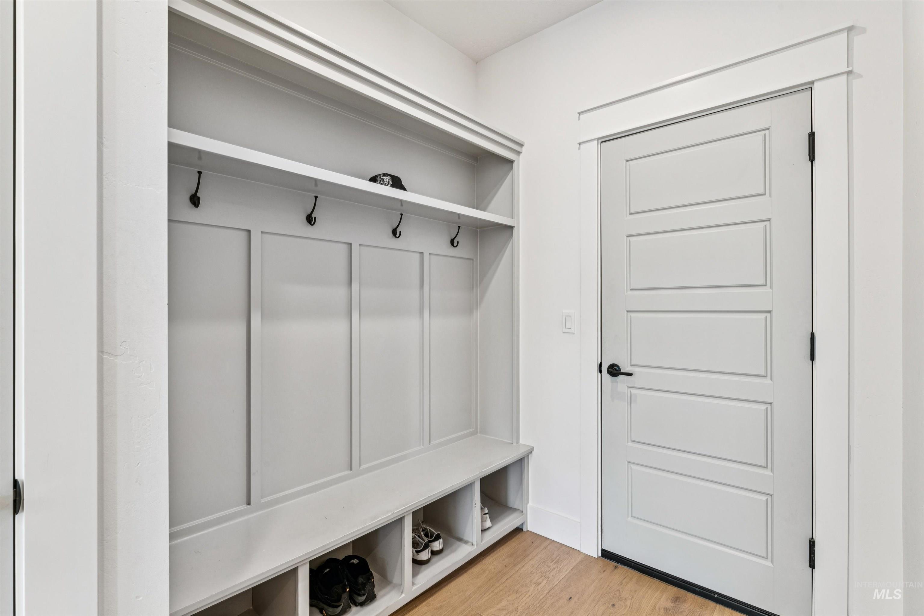 971 E Viedma St, Kuna, Idaho 83634, 5 Bedrooms, 2.5 Bathrooms, Residential For Sale, Price $739,990,MLS 98983503